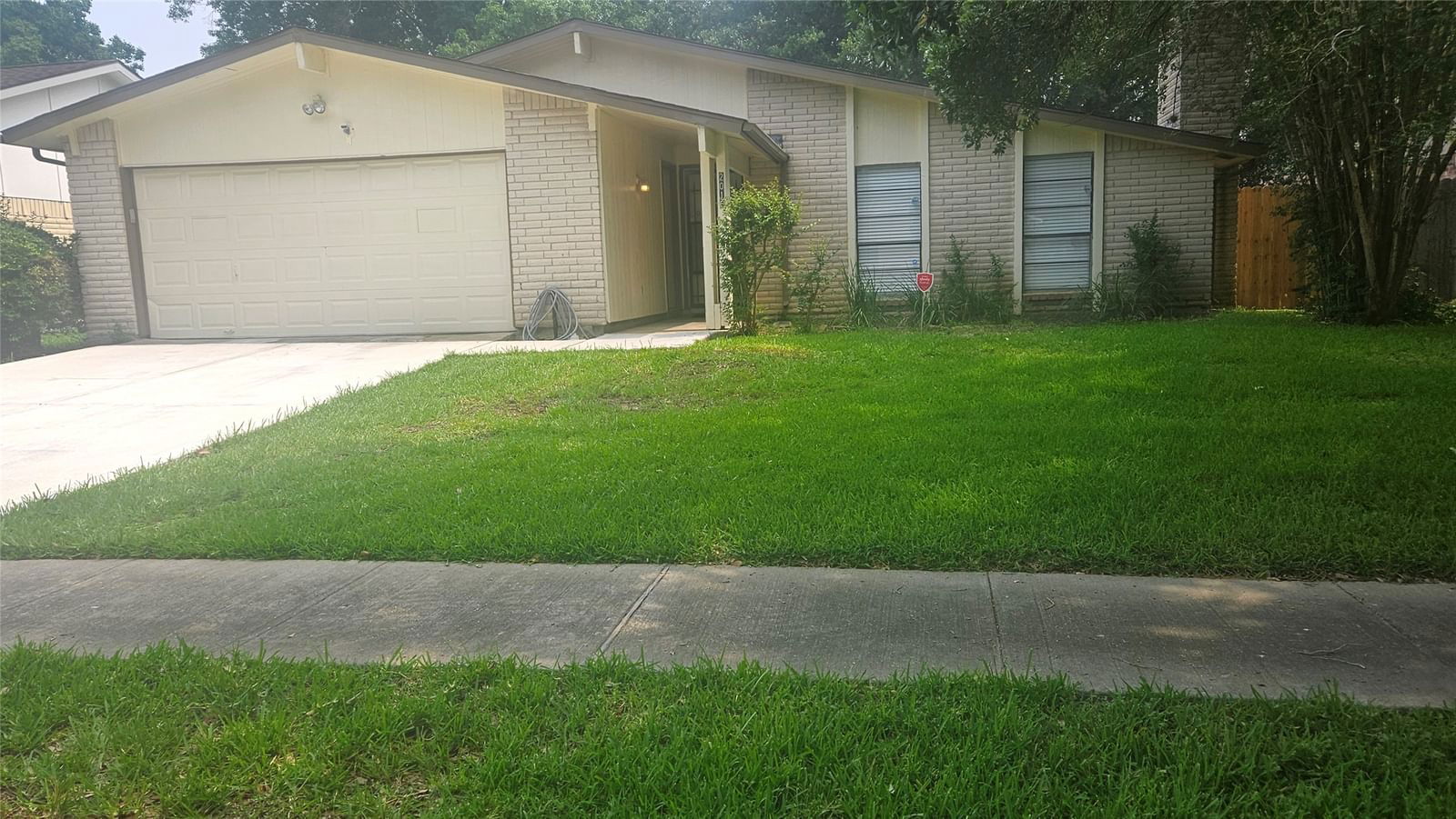 Real estate property located at 2015 Fall Meadow, Fort Bend, Quail Valley East Sec 5, Missouri City, TX, US