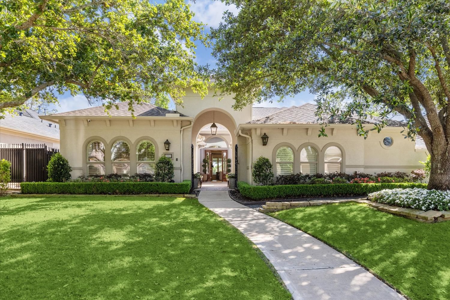 Real estate property located at 11911 Legend Manor, Harris, Royal Oaks Country Club Sec 10, Houston, TX, US