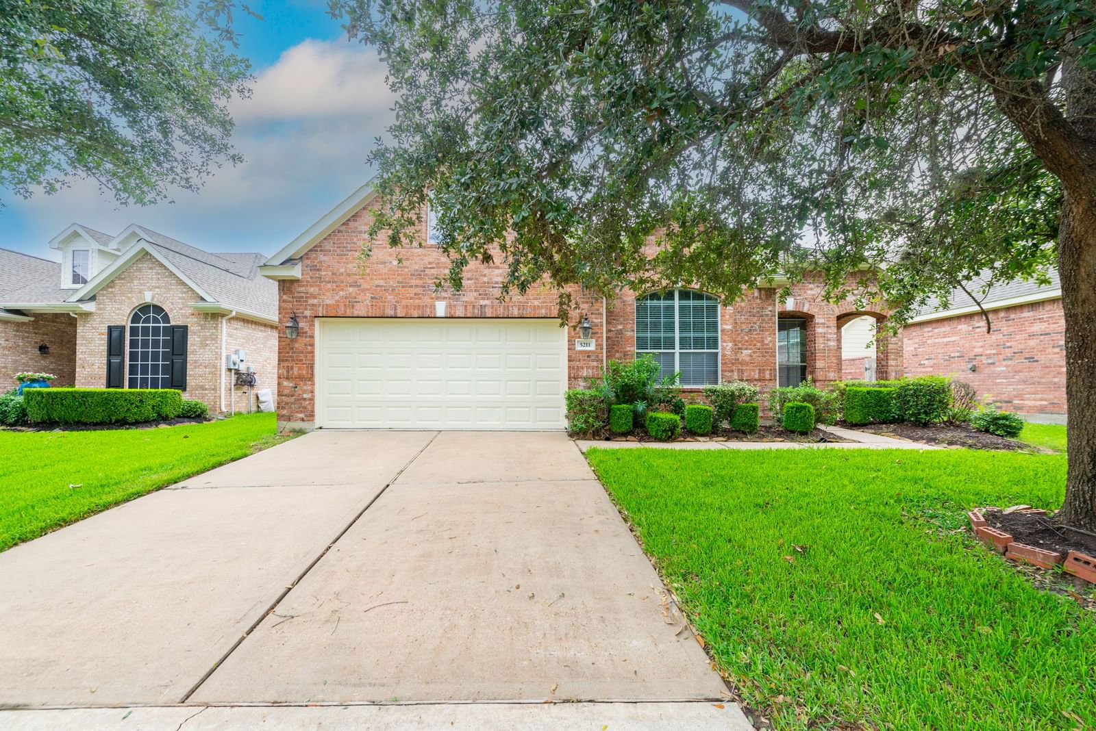 Real estate property located at 5211 Valley Bluff, Fort Bend, Heritage Grand, Katy, TX, US