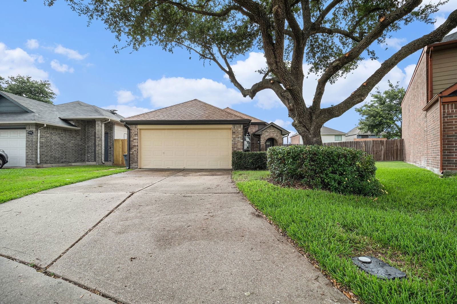 Real estate property located at 802 Lark, Harris, Meadow Woods, Pasadena, TX, US