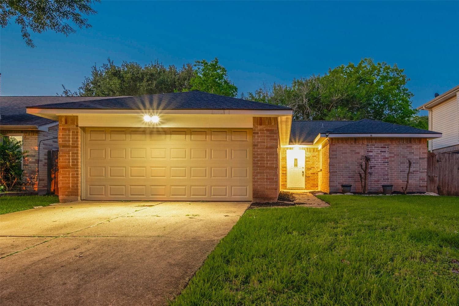 Real estate property located at 7631 Alegria, Fort Bend, Mission West, Houston, TX, US