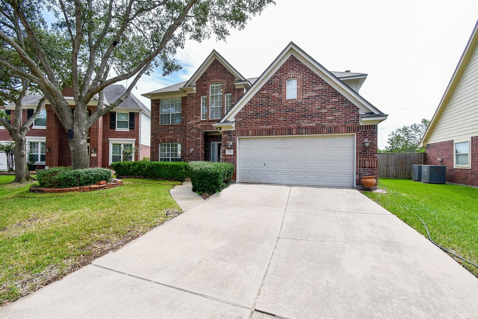 Real estate property located at 15611 Oakworth, Fort Bend, Village Of Oak Lake, Sugar Land, TX, US