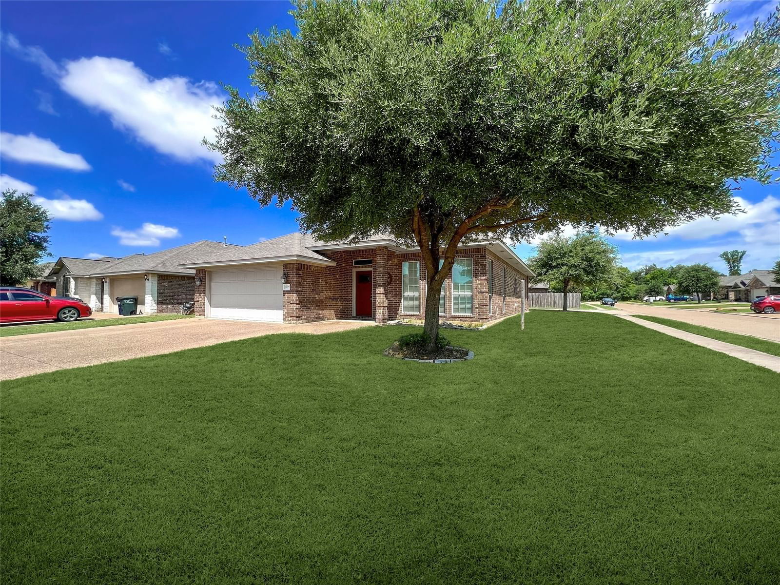 Real estate property located at 1027 Emerald Dove, Brazos, Dove Xing Ph 08, College Station, TX, US