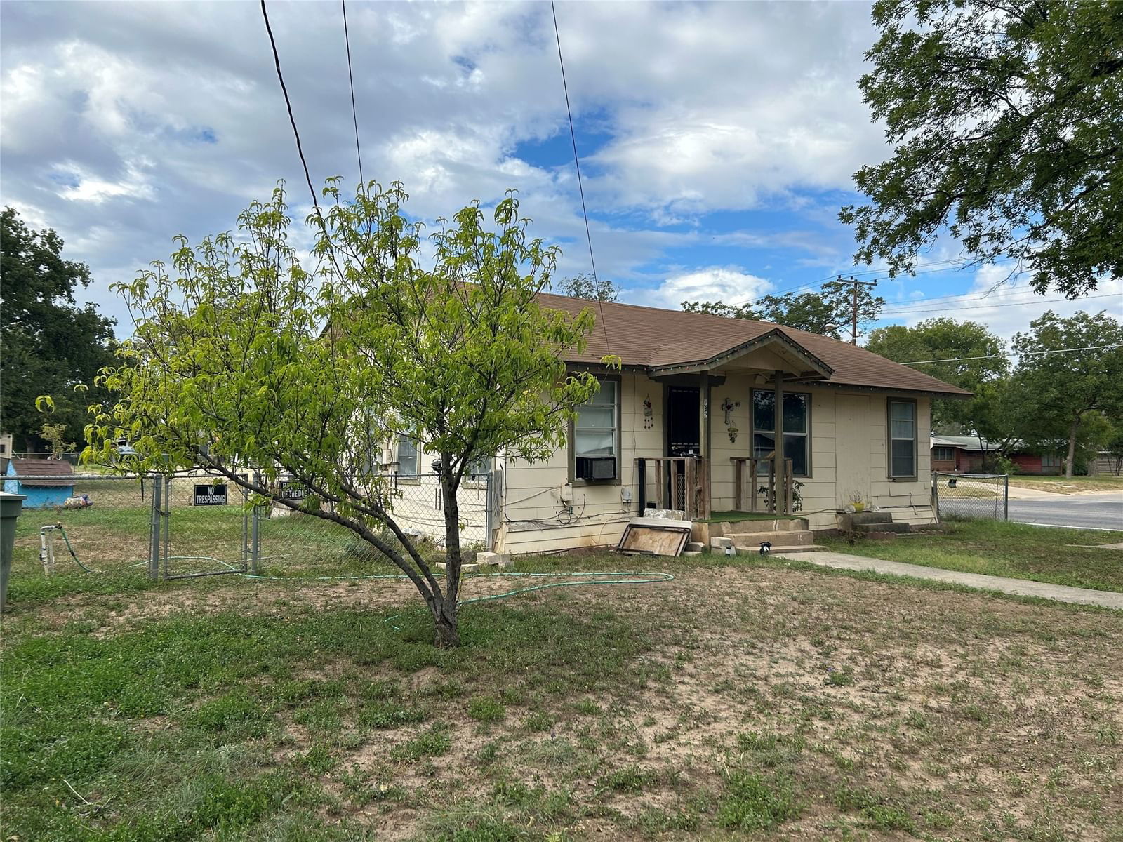 Real estate property located at 732 Mesquite, Uvalde, East Uvalde Sub, Uvalde, TX, US