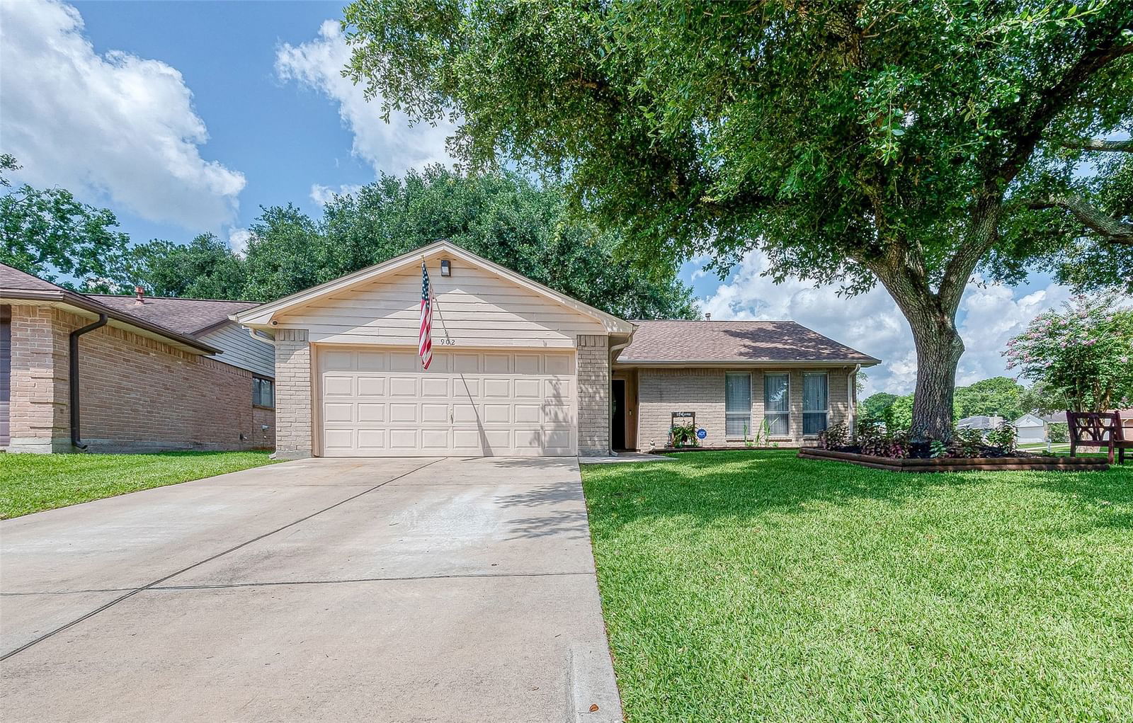 Real estate property located at 902 Country Place, Brazoria, Countryplace Sec 1, Pearland, TX, US