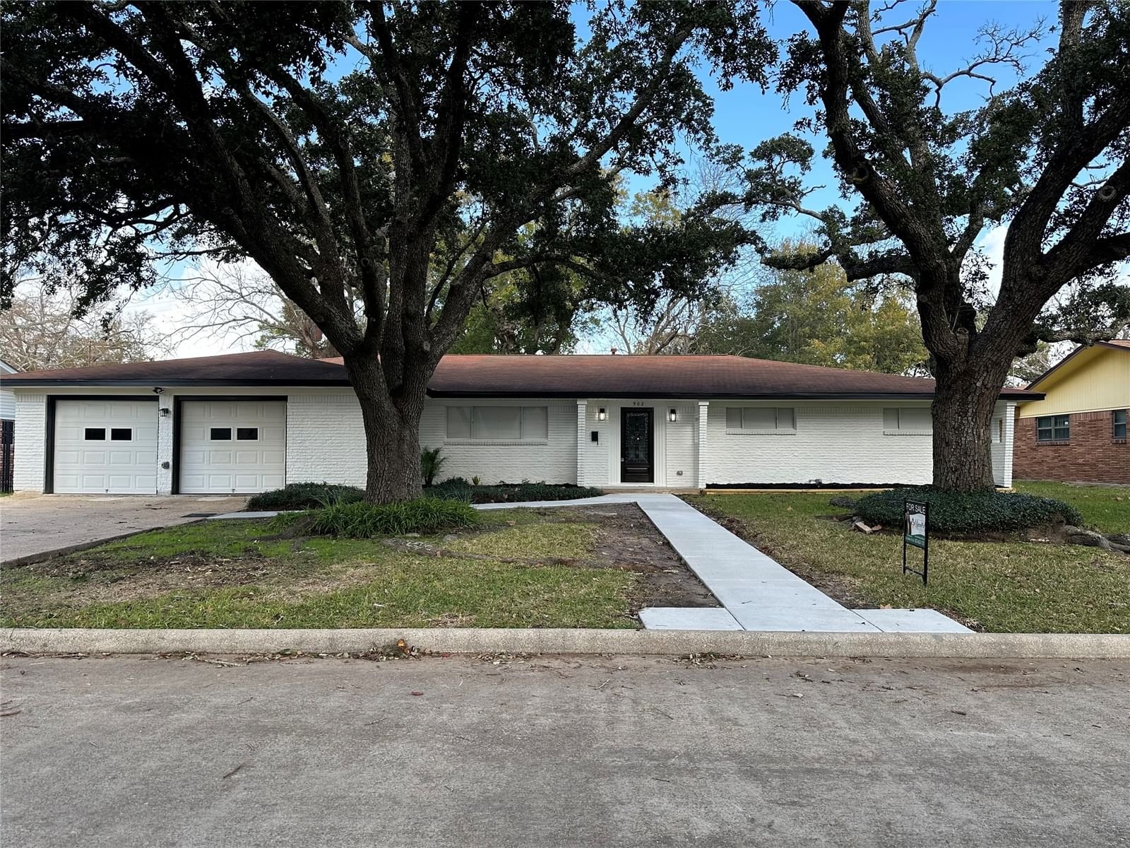 Real estate property located at 902 Lindenwood, Harris, Graywood Sec 01, Baytown, TX, US