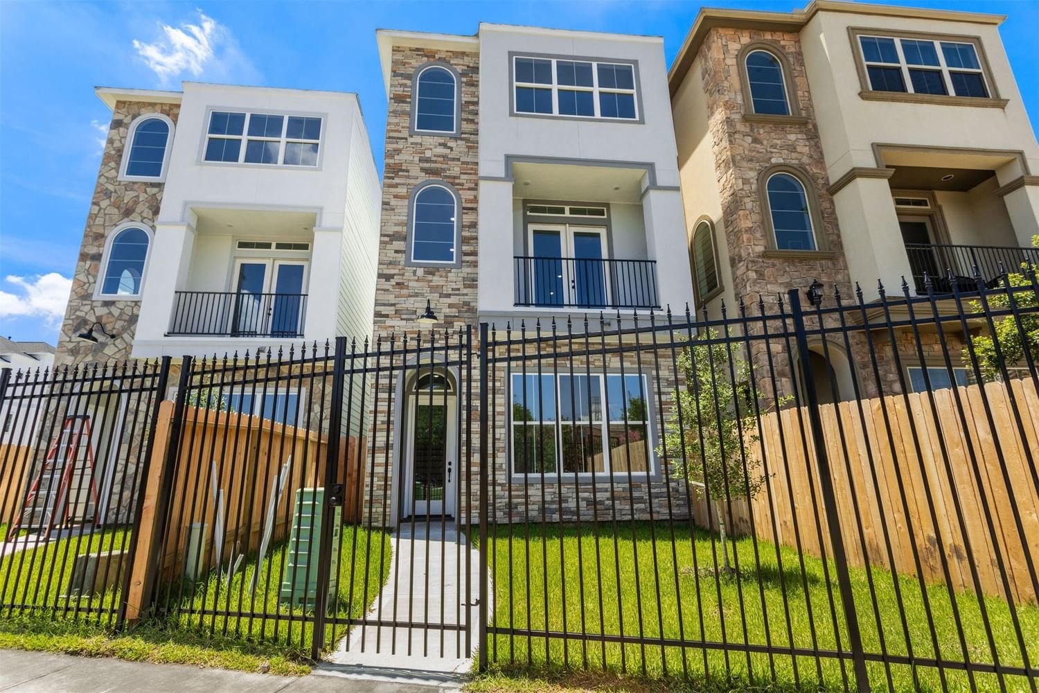 Real estate property located at 11111 Olympia, Harris, LAKESIDE ESTATES, Houston, TX, US