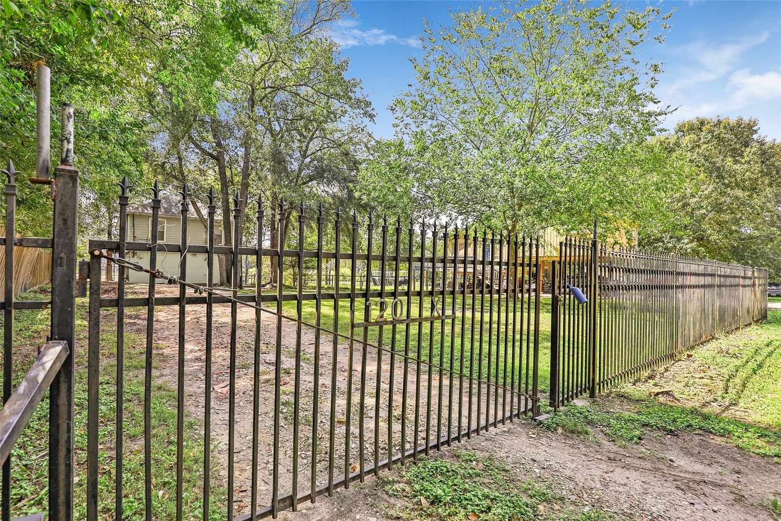 Real estate property located at 120 Shady, Harris, Plantation Hills, Huffman, TX, US
