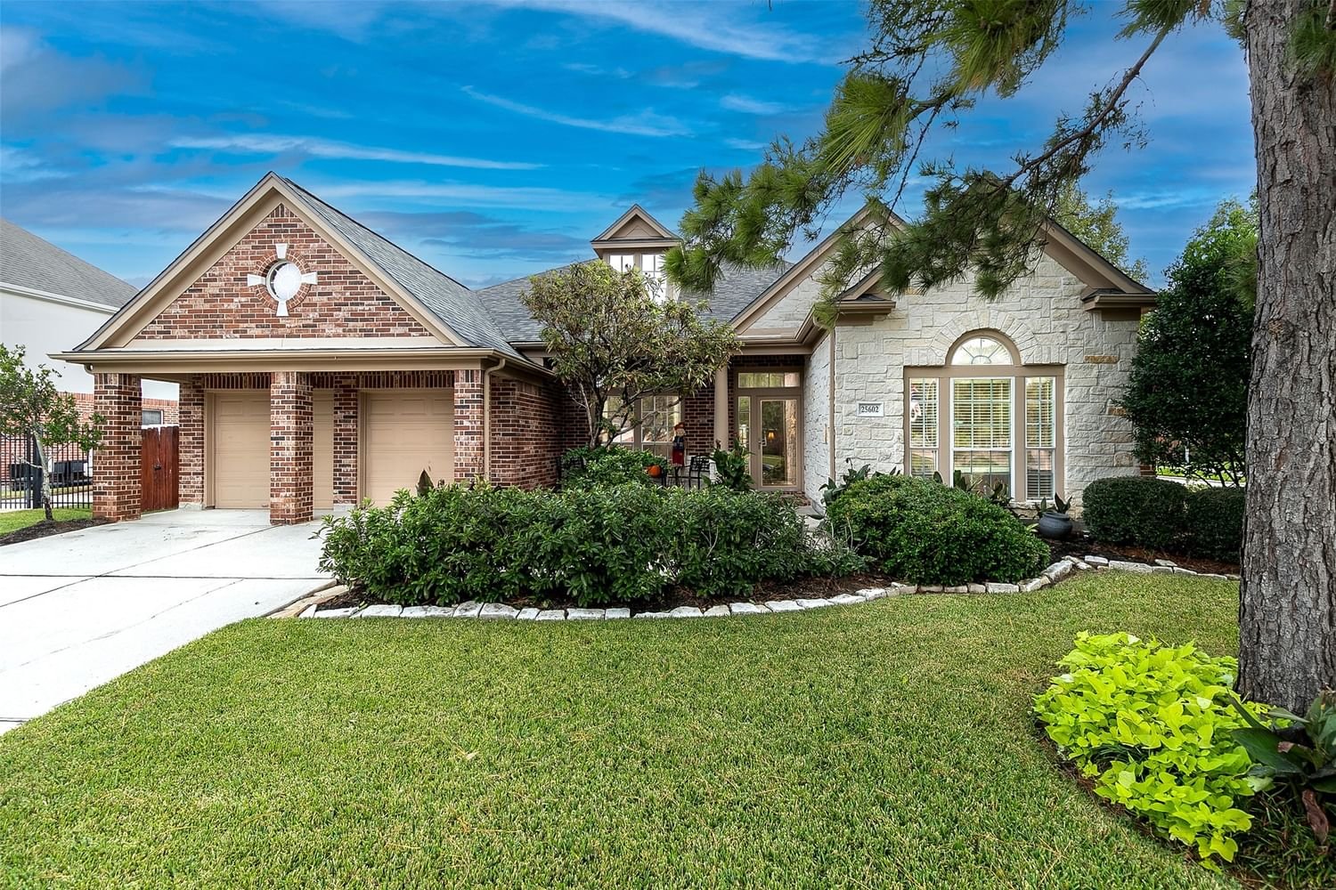 Real estate property located at 25602 Oak Churn, Harris, Spring Lakes, Spring, TX, US