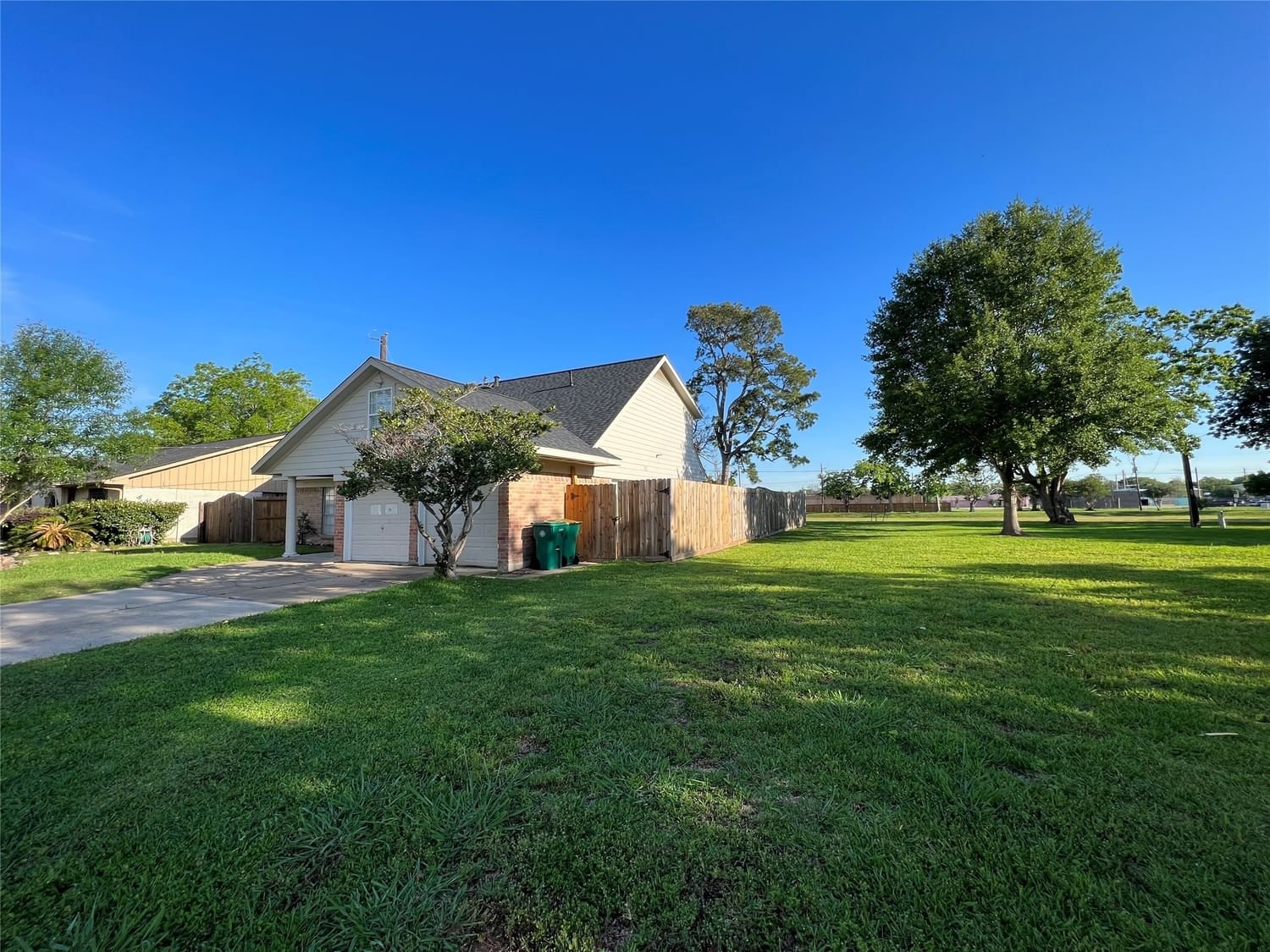 Real estate property located at 5813 Lucy, Harris, Bliss Meadows Sec 01, Pasadena, TX, US