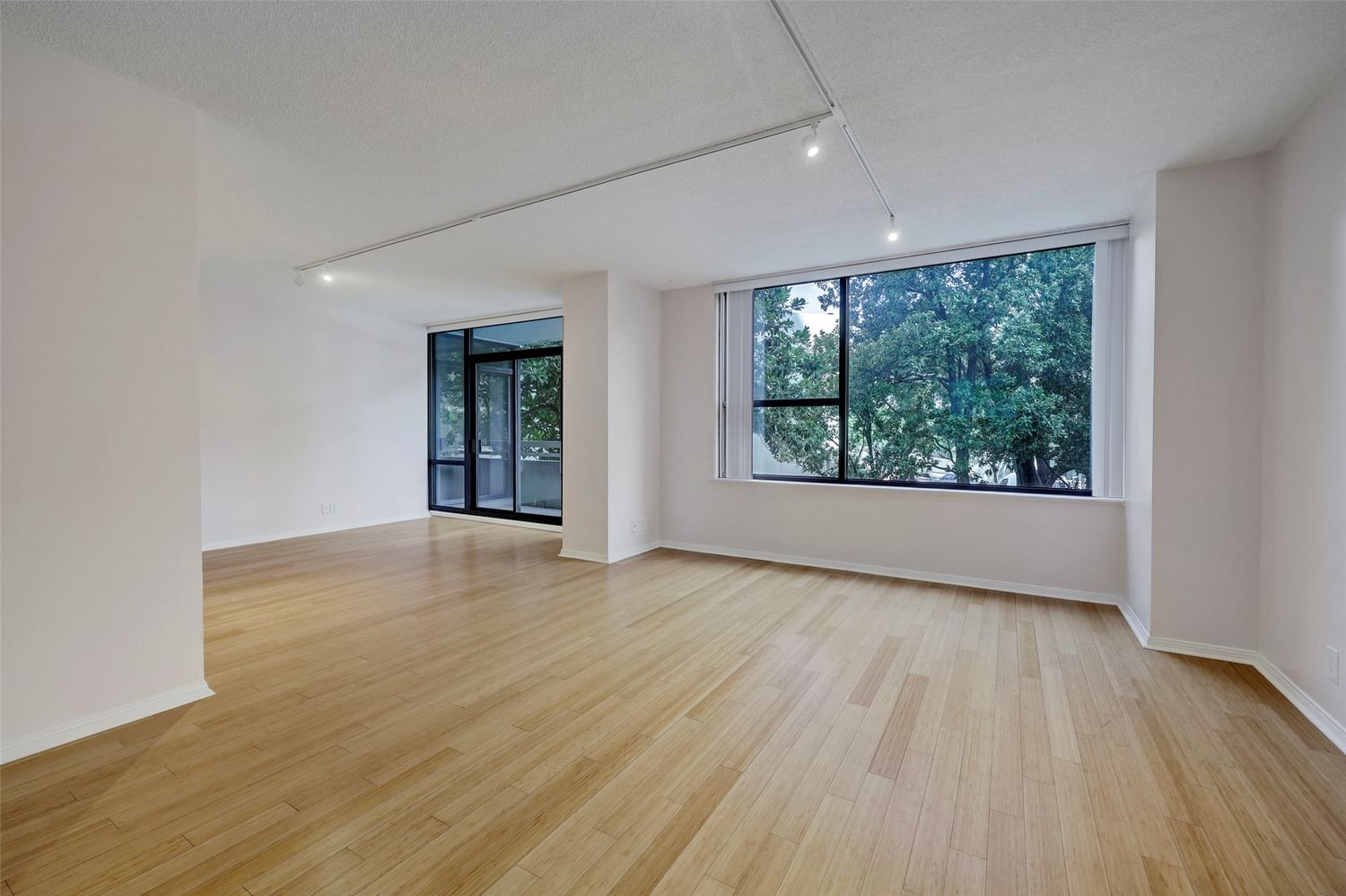 Real estate property located at 14 Greenway #2L, Harris, Houston, TX, US