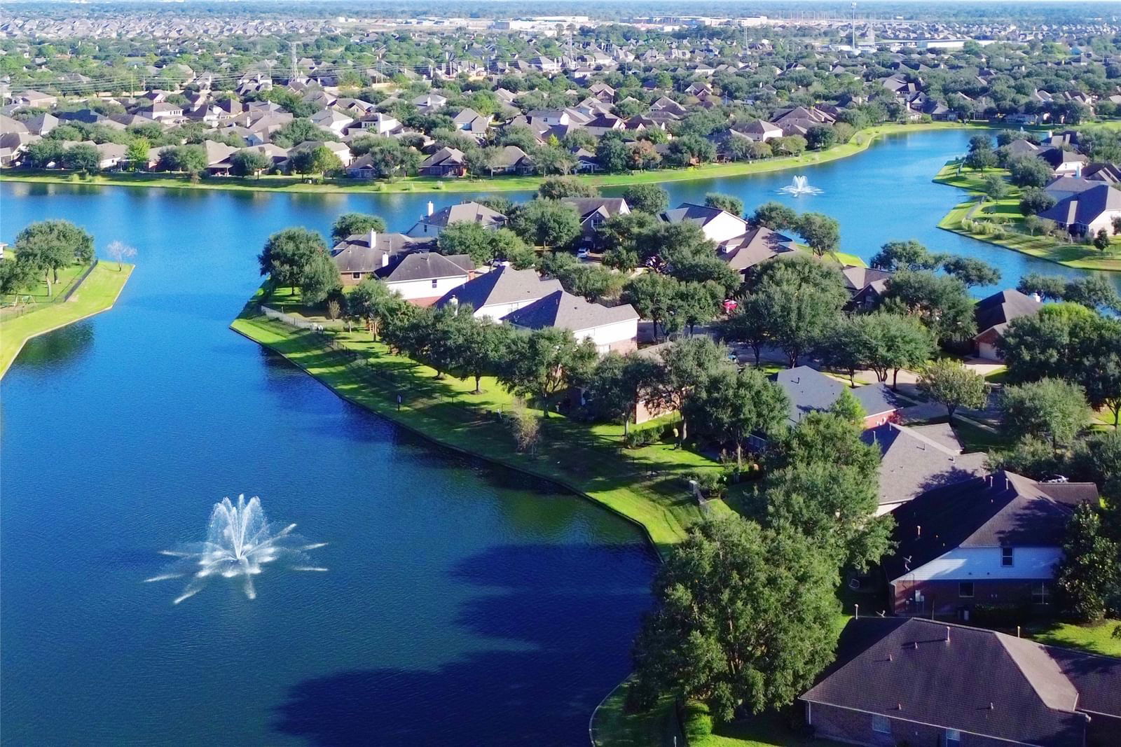 Real estate property located at 25811 Chapman Falls, Fort Bend, Canyon Spgs At Westheimer Lakes Sec 1, Richmond, TX, US