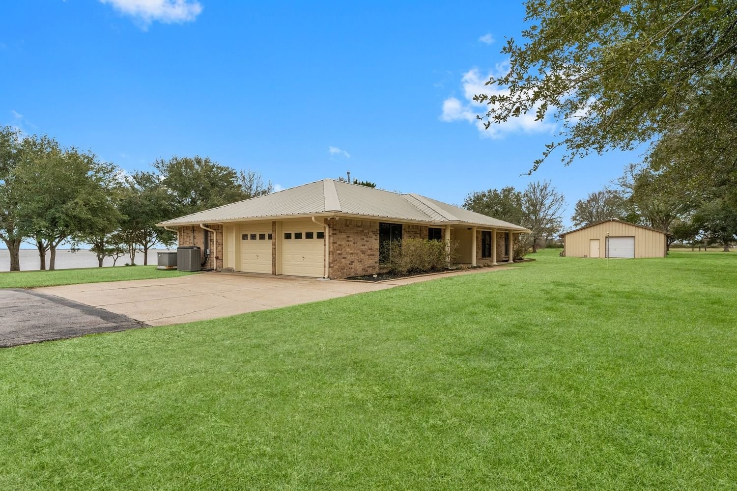 Real estate property located at 5124 Kendall, Chambers, Cotton Lake Estate, Beach City, TX, US