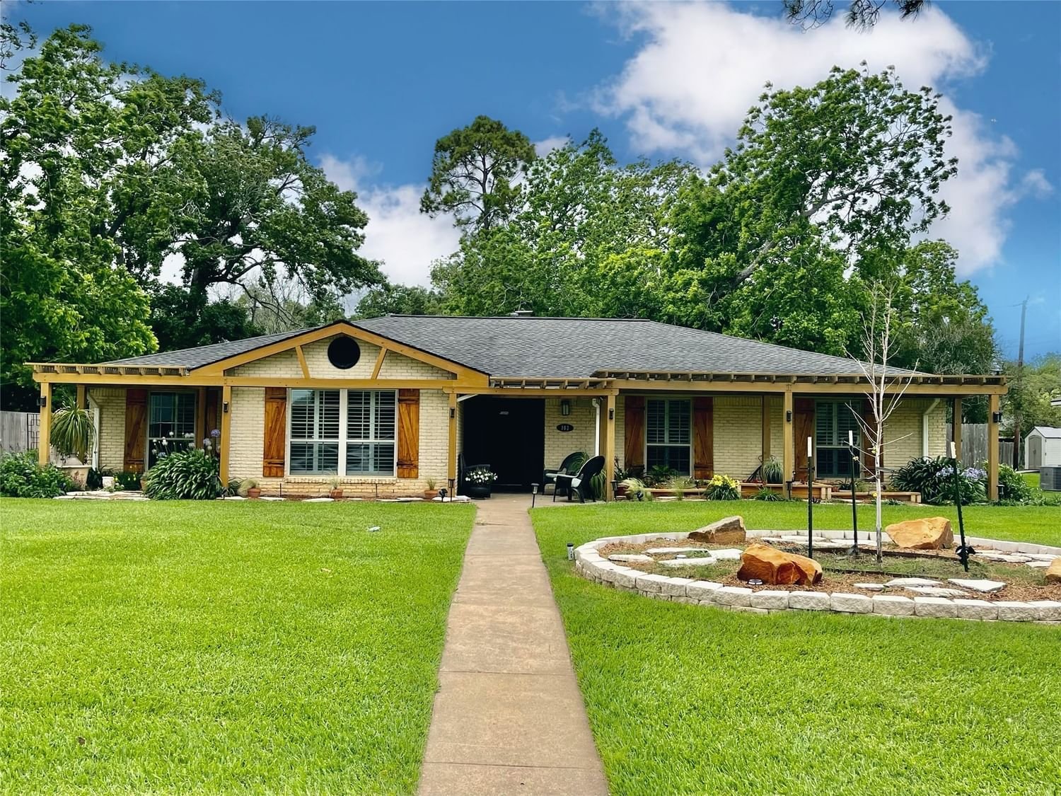 Real estate property located at 103 Hyacinth, Brazoria, Lake Forest Lake Jackson, Lake Jackson, TX, US