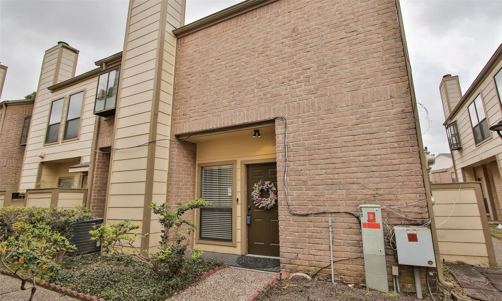 Real estate property located at 8299 Cambridge #1702, Harris, Sherbrooke Square T/H Condo 03, Houston, TX, US