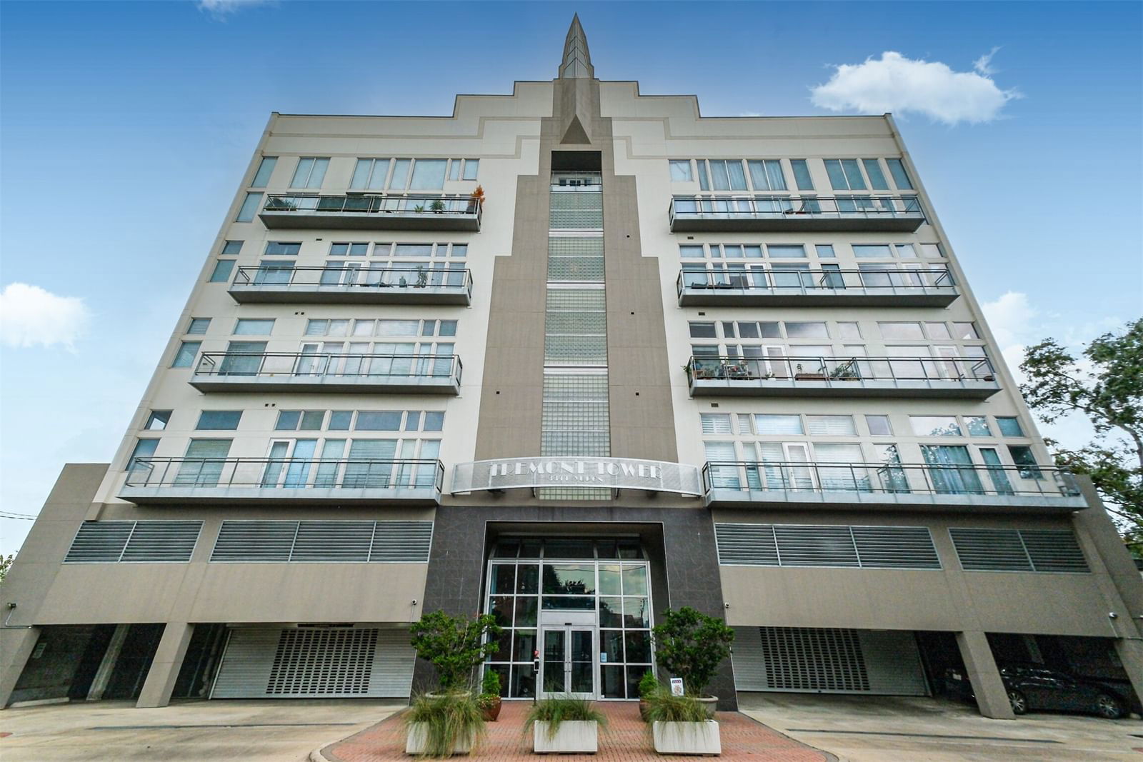 Real estate property located at 3311 Yupon #410, Harris, Tremont Tower, Houston, TX, US