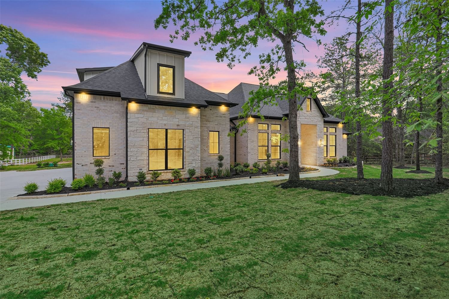 Real estate property located at 11317 Majestic, Montgomery, Crown Oaks, Montgomery, TX, US