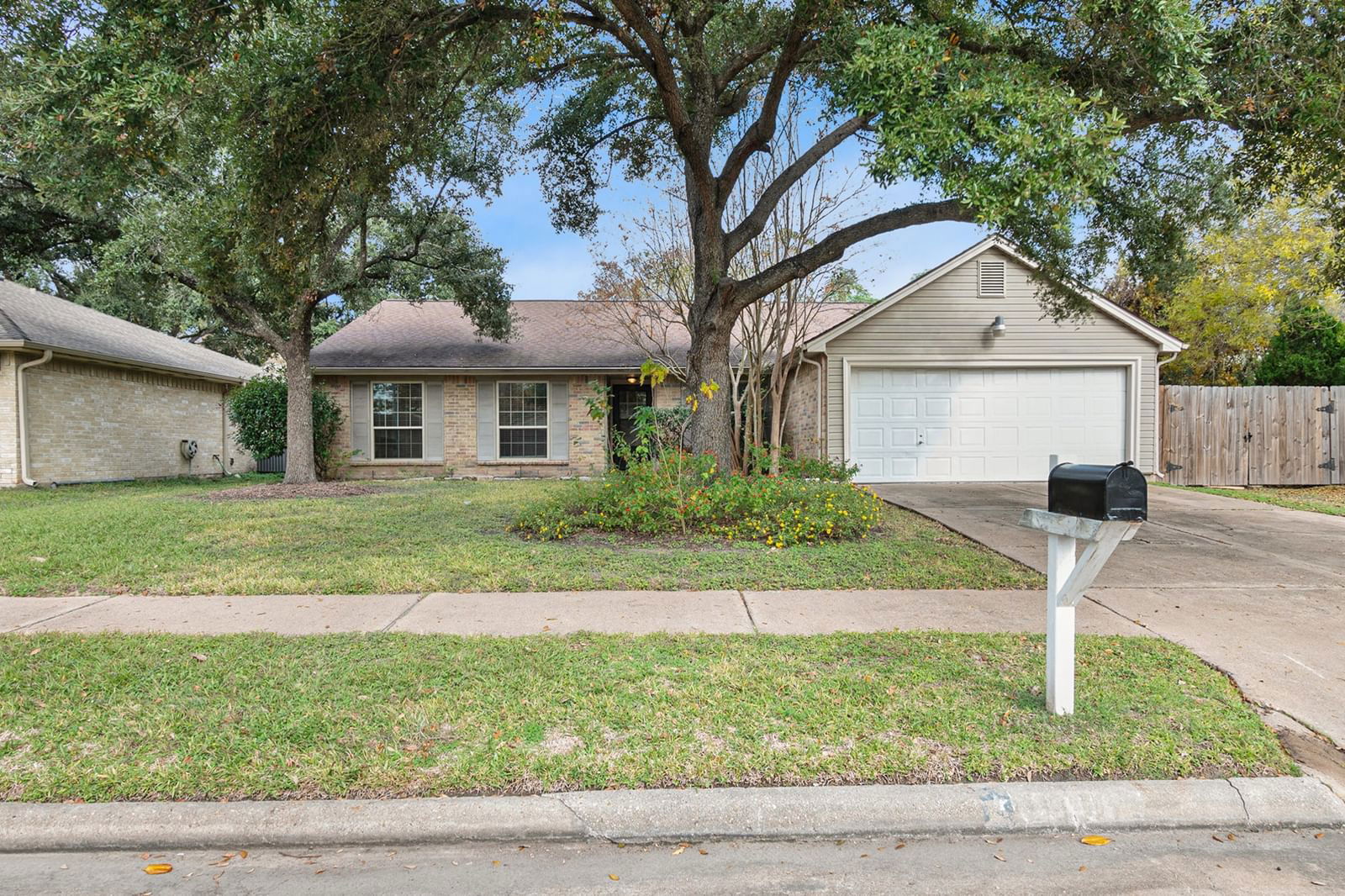 Real estate property located at 13310 Tara Oak, Harris, Oak Cliff Place Sec 01, Houston, TX, US