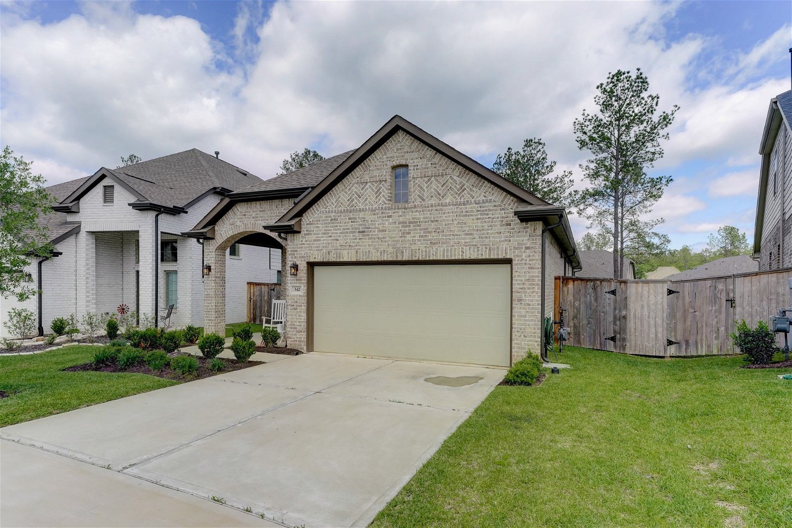 Real estate property located at 342 Overlook Peak, Montgomery, Montgomery, TX, US
