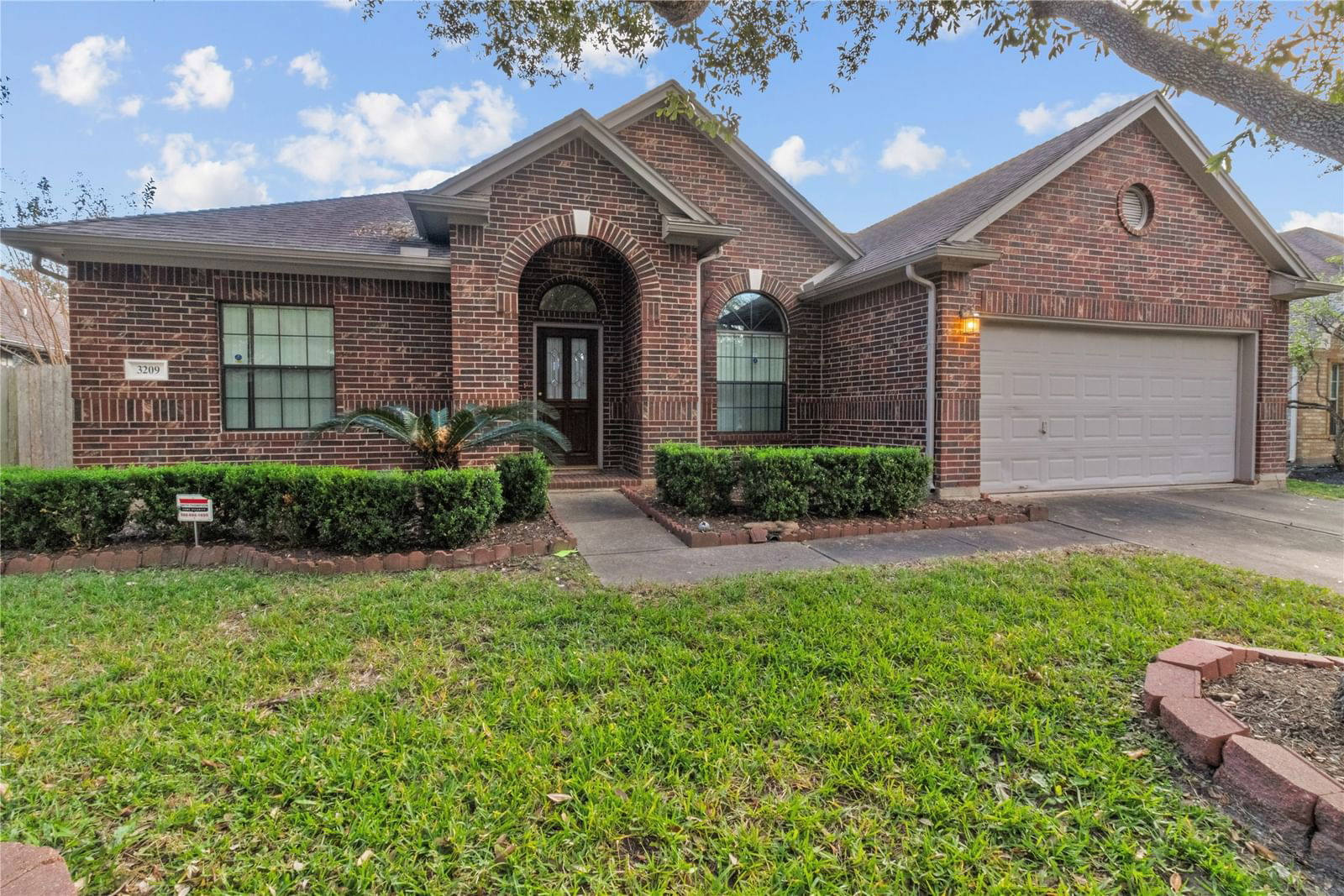 Real estate property located at 3209 Flower Reef, Galveston, South Shore Village Sec 7, League City, TX, US