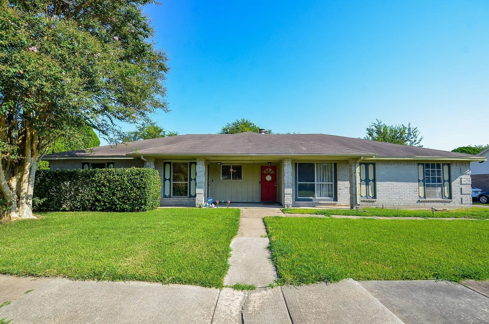 Real estate property located at 16334 Meadowbrook Farm Road, Harris, Westheimer Place, Houston, TX, US