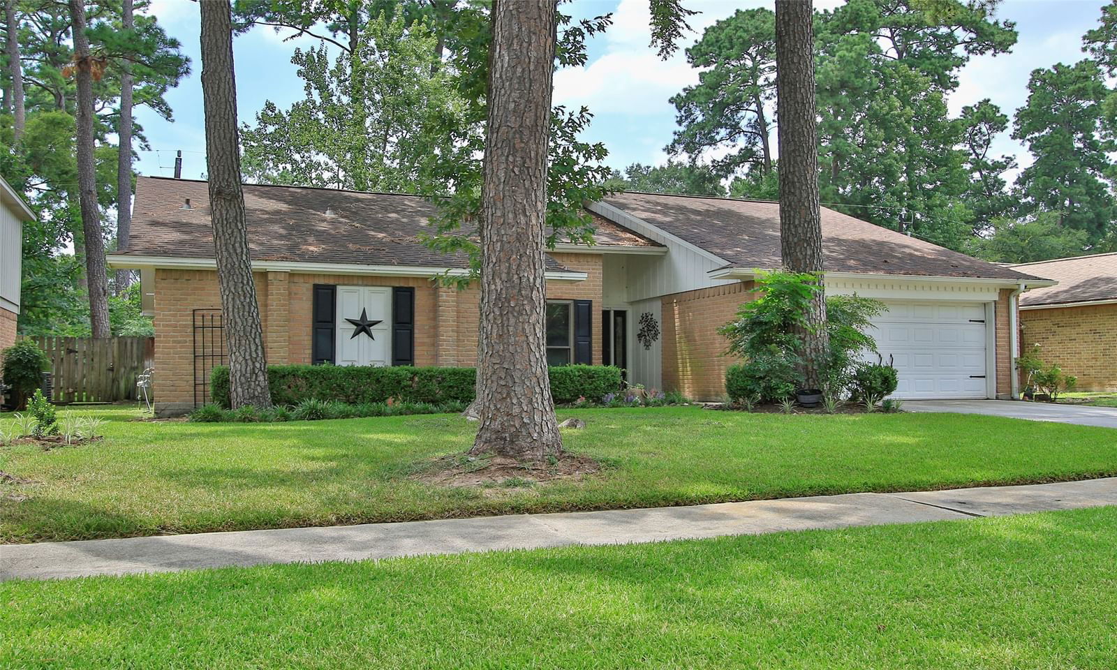 Real estate property located at 15035 Forest Lodge, Harris, Heatherwood Village Sec 03, Houston, TX, US