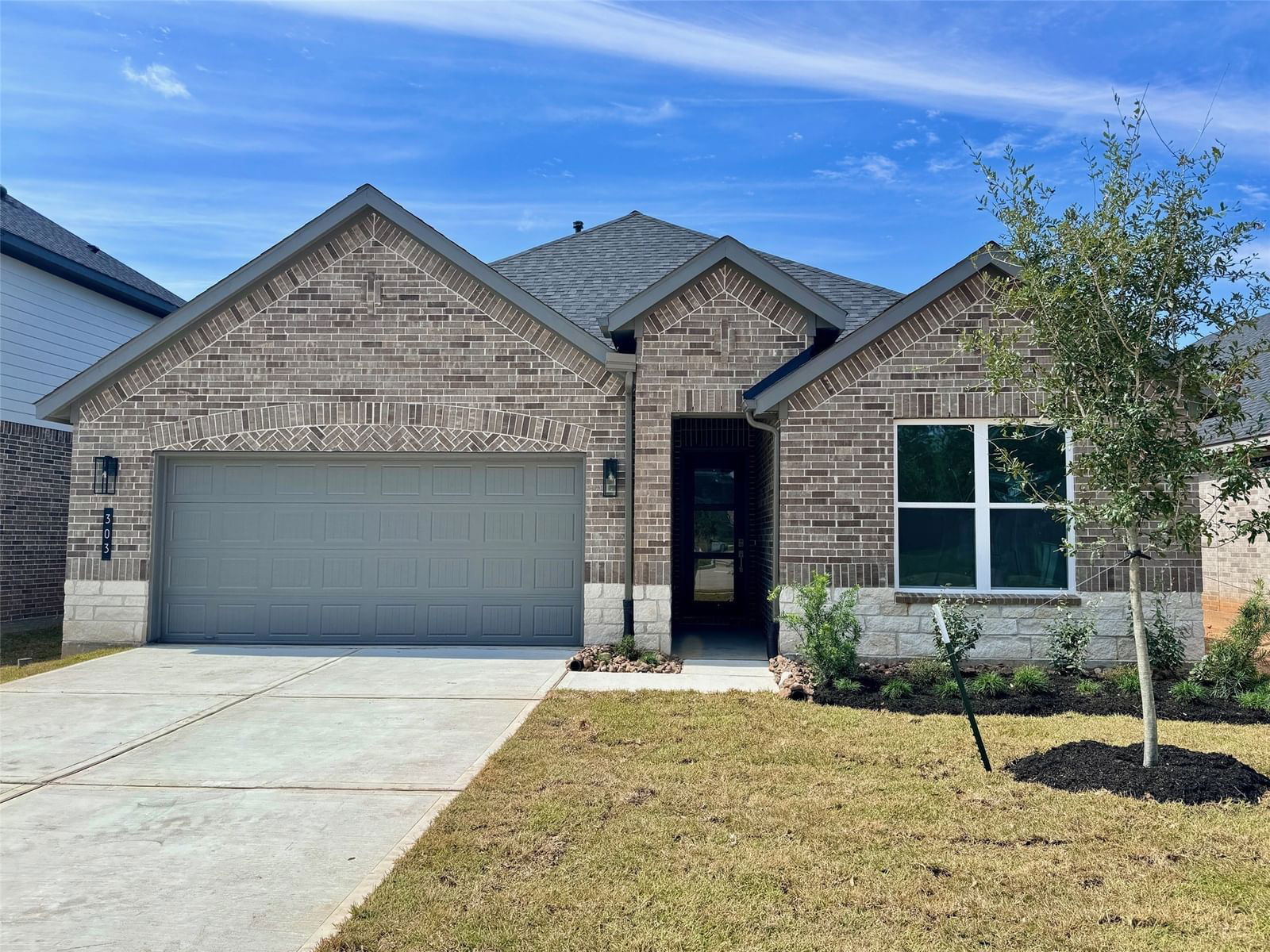 Real estate property located at 303 Springfield Terrace Drive, Montgomery, Hills of Westlake, Conroe, TX, US