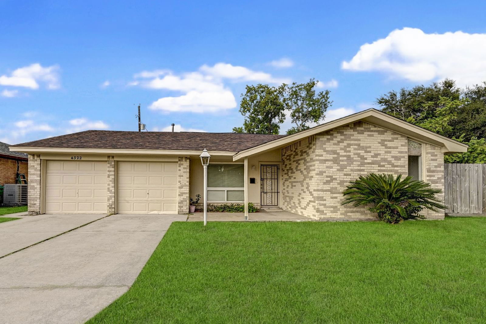 Real estate property located at 4322 Smooth Oak, Harris, Dumbarton Village R/P, Houston, TX, US