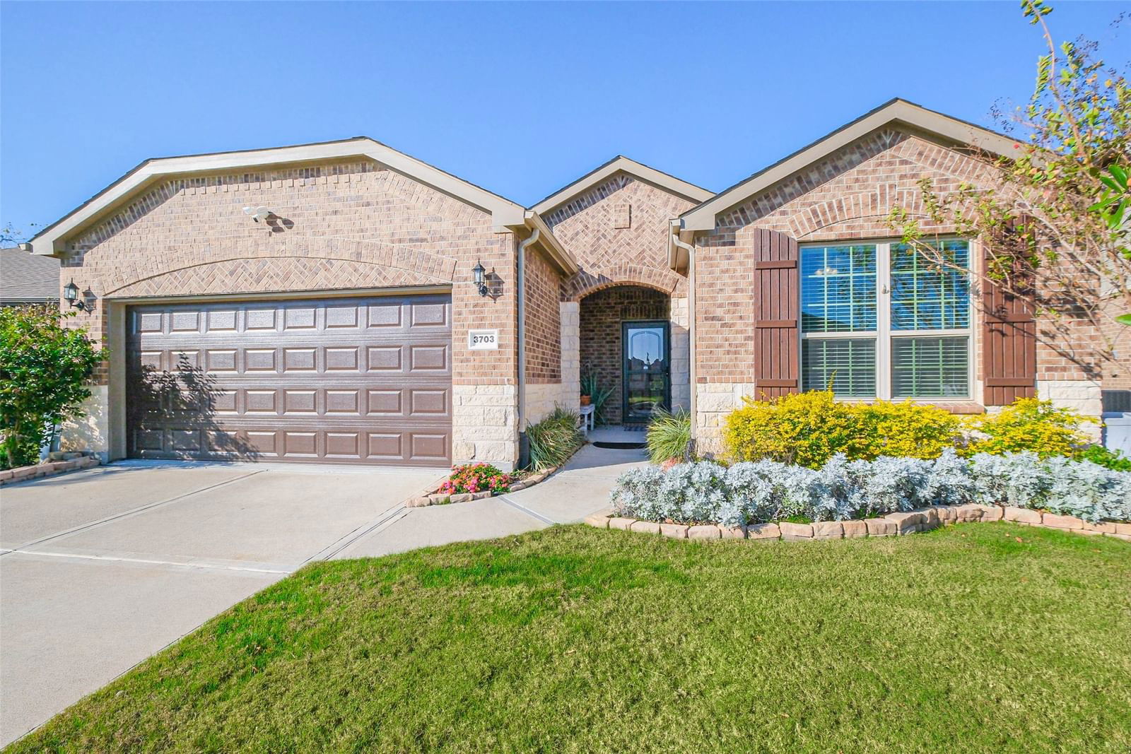 Real estate property located at 3703 Outback, Fort Bend, Del Webb Richmond Sec 9-B, Richmond, TX, US