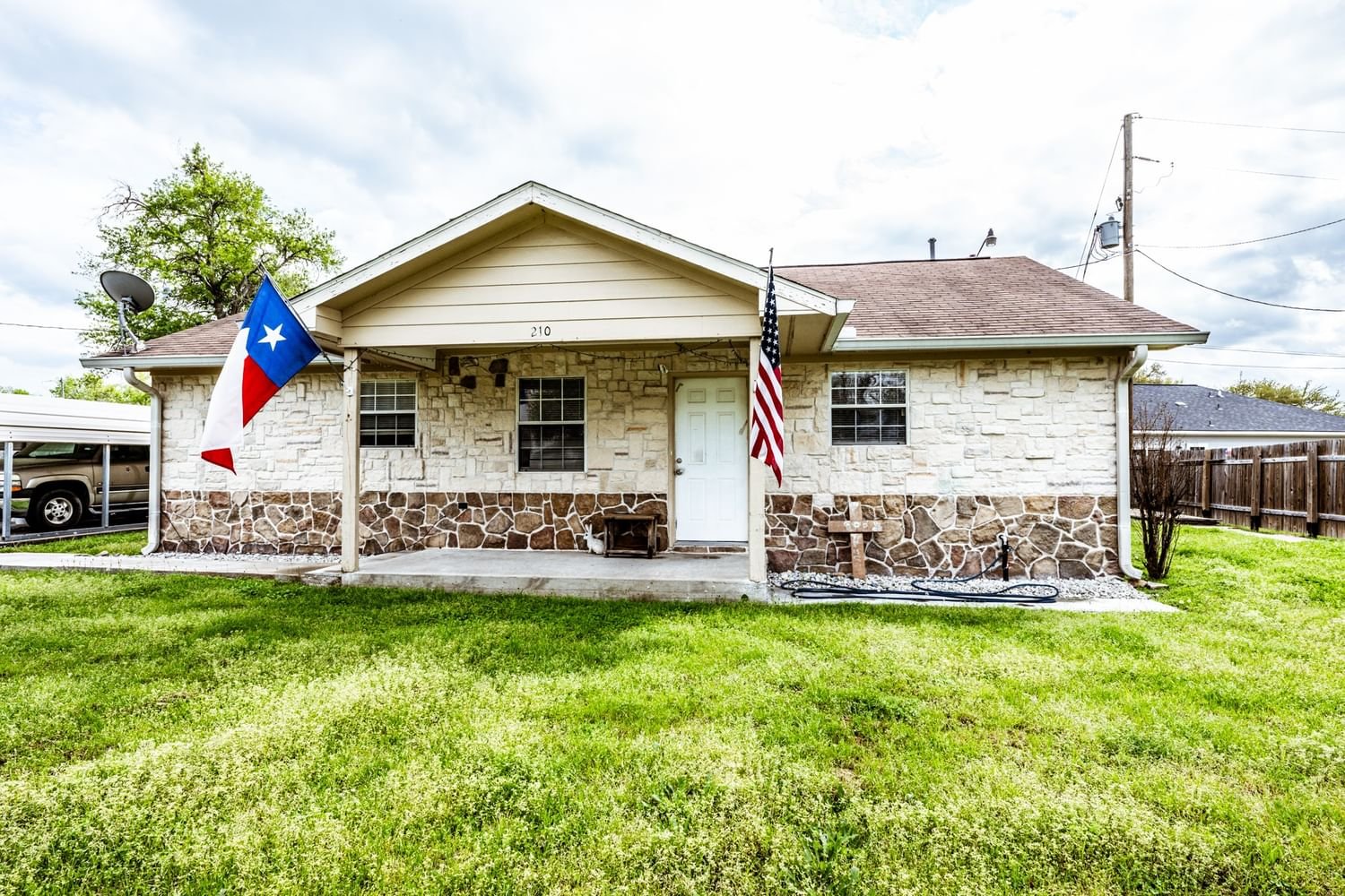 Real estate property located at 210 Tammye, Madison, Greenbriar Acres, Madisonville, TX, US