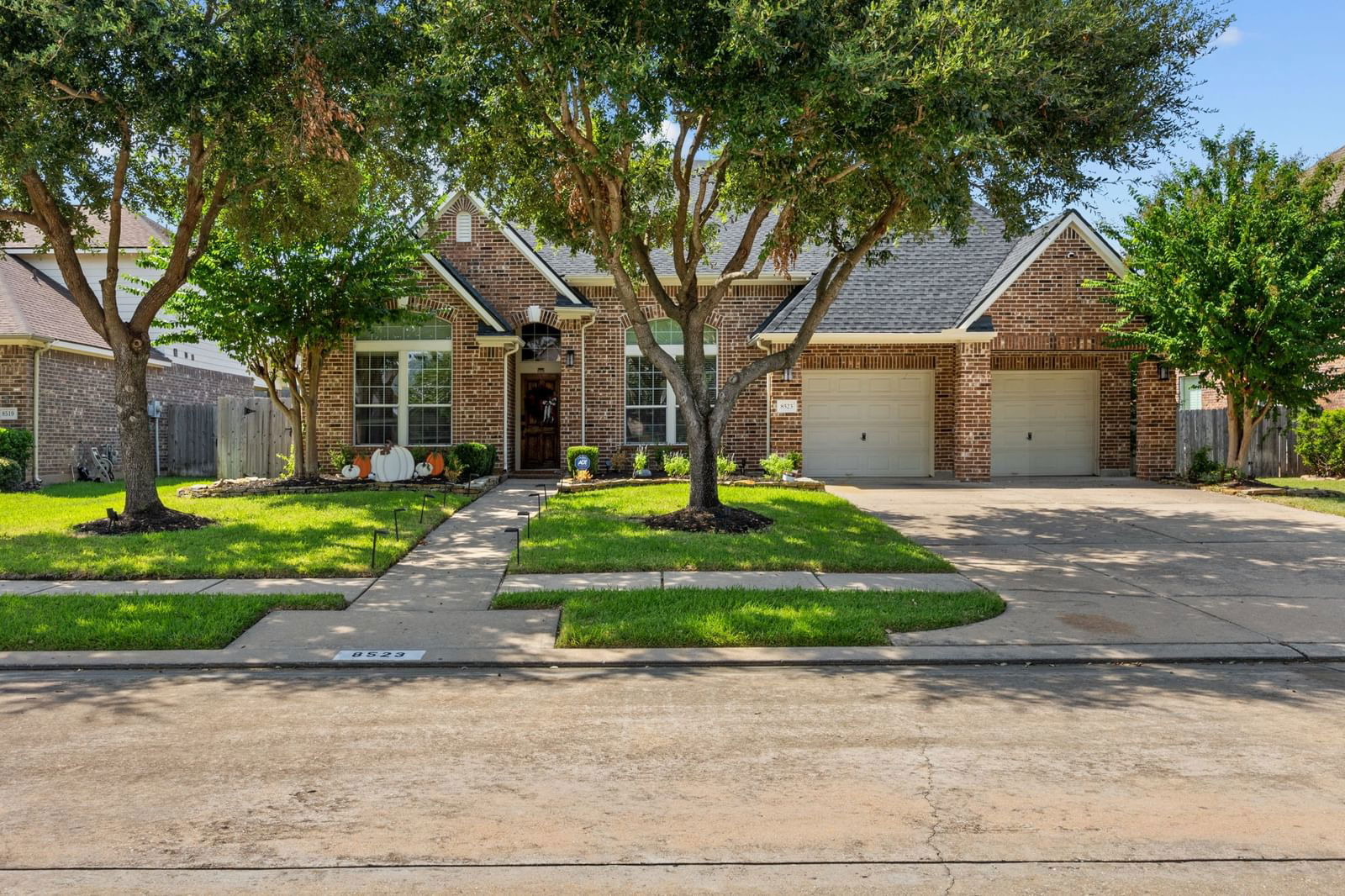 Real estate property located at 8523 River Cliff, Harris, Copper Lakes Sec 13, Houston, TX, US