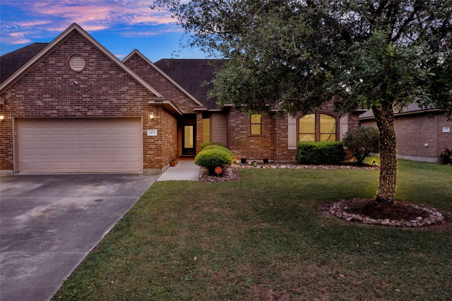 Real estate property located at 1432 Bluebonnet, Brazoria, Heritage Park Sec 1, Angleton, TX, US