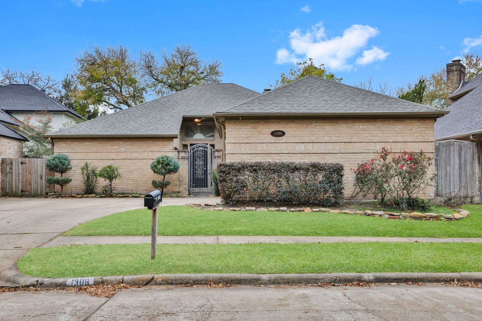 Real estate property located at 1306 Kent Oak, Harris, Lakeview Forest, Houston, TX, US