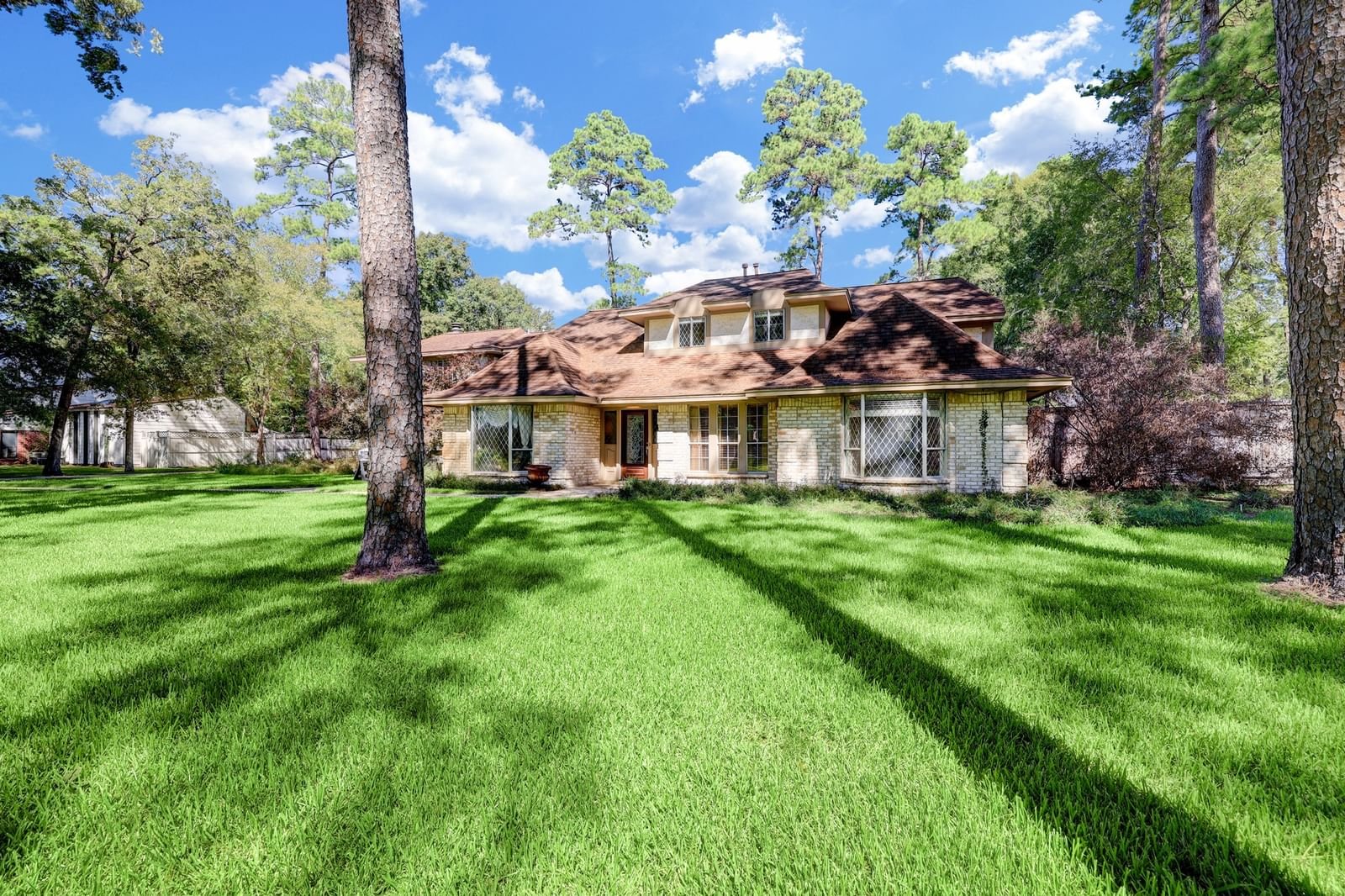 Real estate property located at 1303 Golden Bear, Harris, Forest Cove, Kingwood, TX, US