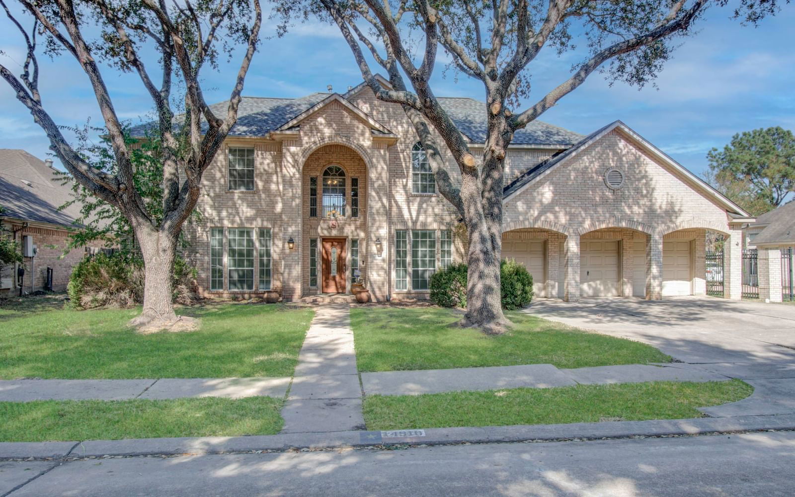 Real estate property located at 14910 Lake Woodbridge, Fort Bend, Woodbridge Fbc Sec 3, Sugar Land, TX, US