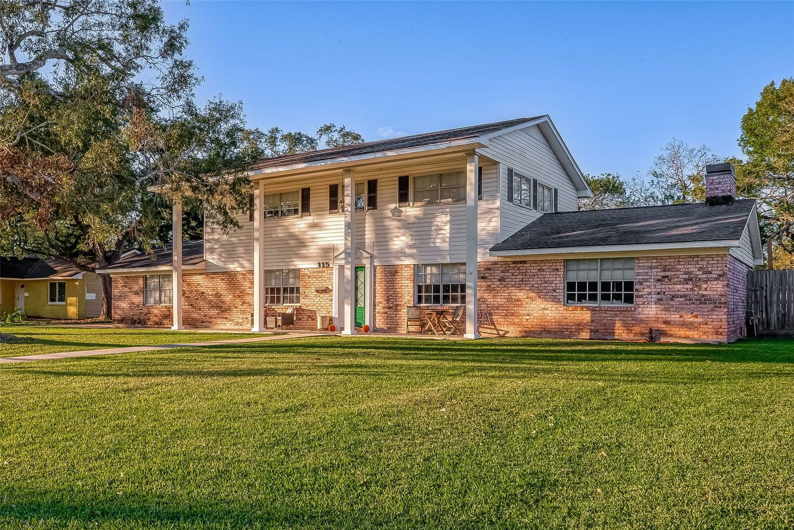 Real estate property located at 115 Persimmon, Brazoria, Lake Forest Lake Jackson, Lake Jackson, TX, US