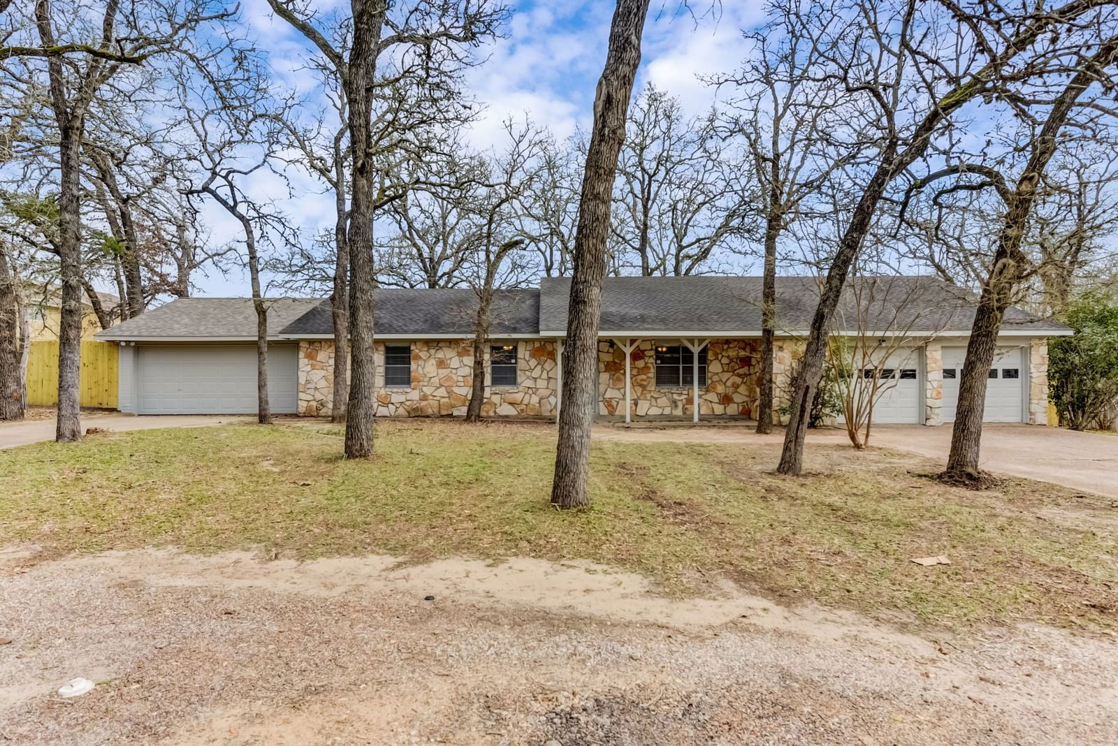 Real estate property located at 201 Richard, Fayette, Bluff Haven 570, La Grange, TX, US