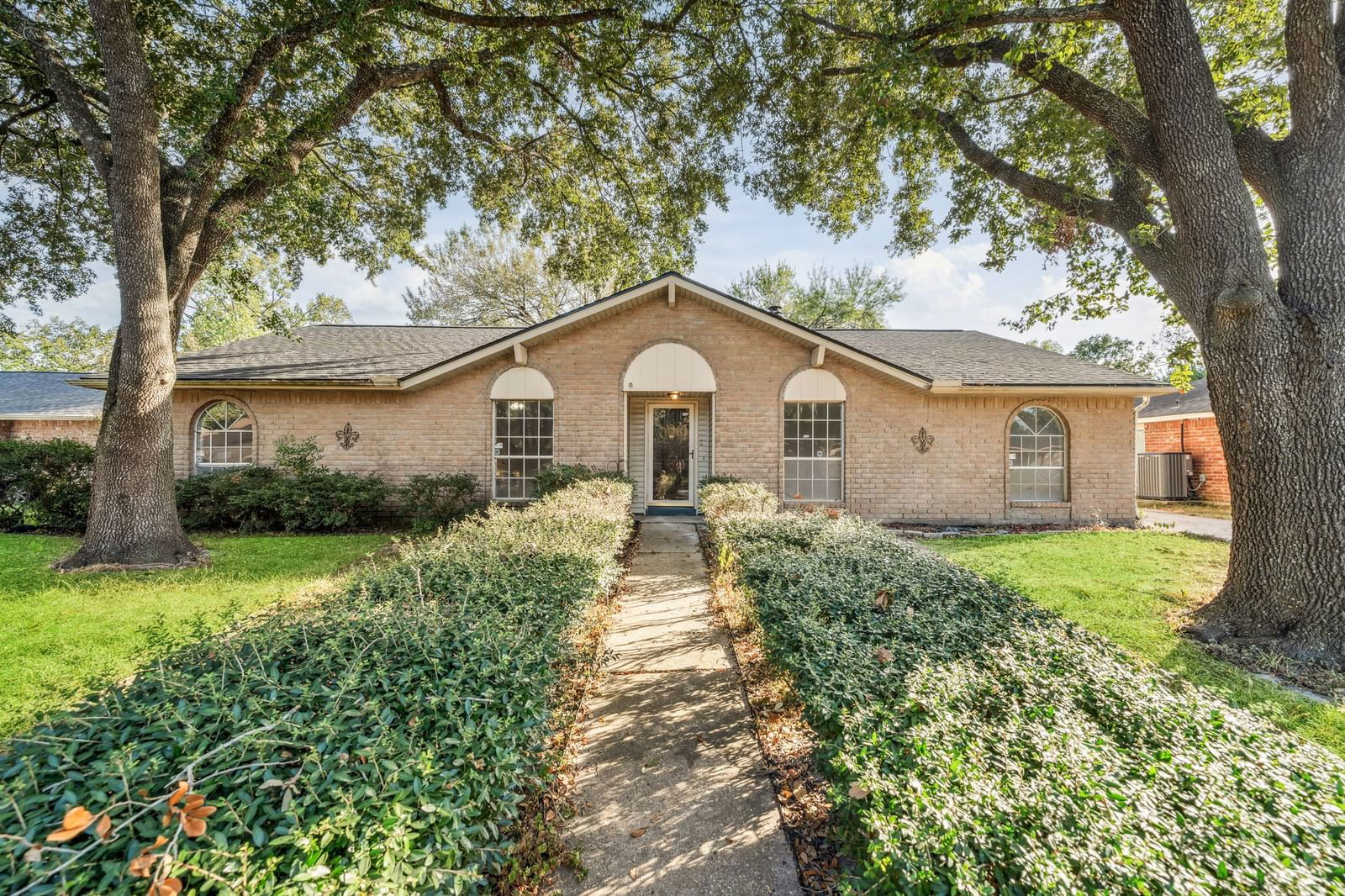 Real estate property located at 12615 Aste, Harris, Barwood Sec 01, Houston, TX, US