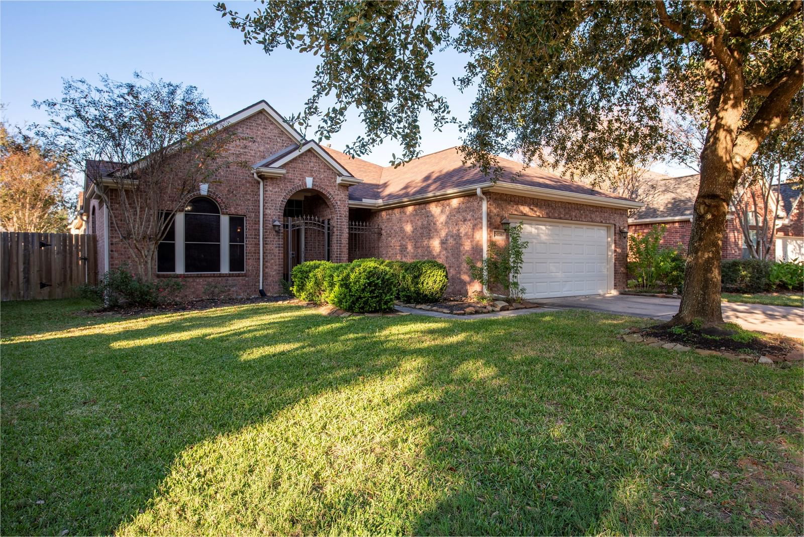 Real estate property located at 24226 Yelverton Glen, Harris, Lakecrest, Katy, TX, US