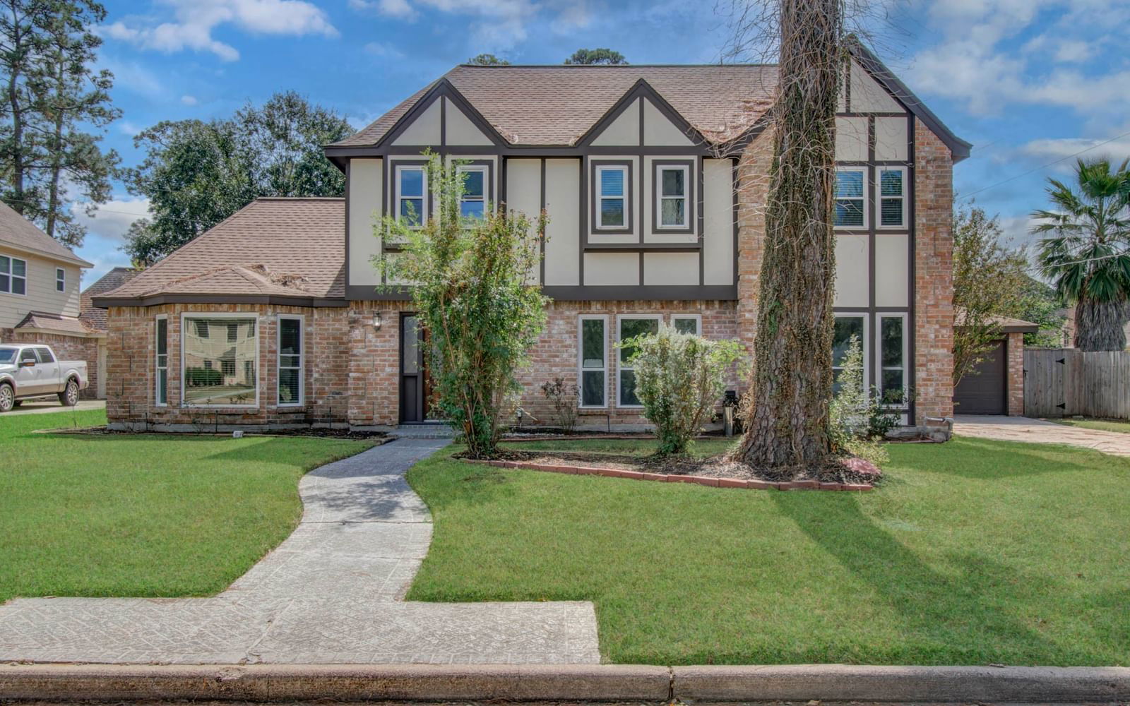 Real estate property located at 15807 Winding Moss, Harris, Olde Oaks Sec 01, Houston, TX, US