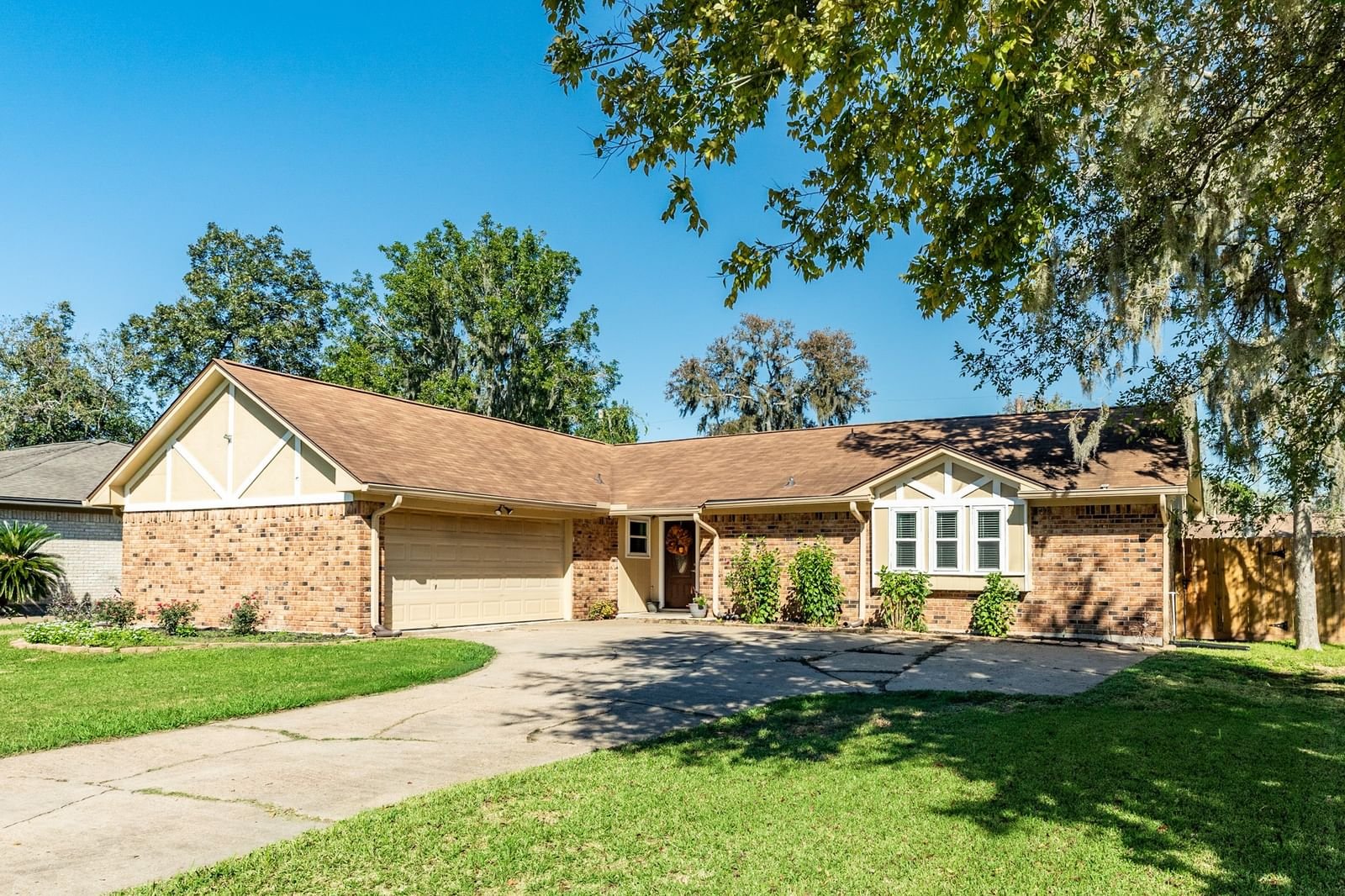 Real estate property located at 218 Dogwood, Brazoria, Lake Jackson, TX, US