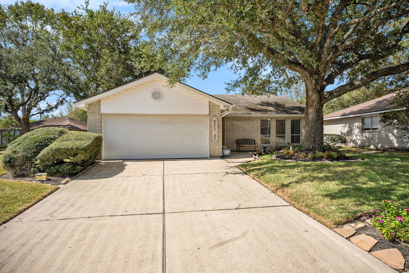 Real estate property located at 910 Postwood, Brazoria, Countryplace Sec 1, Pearland, TX, US