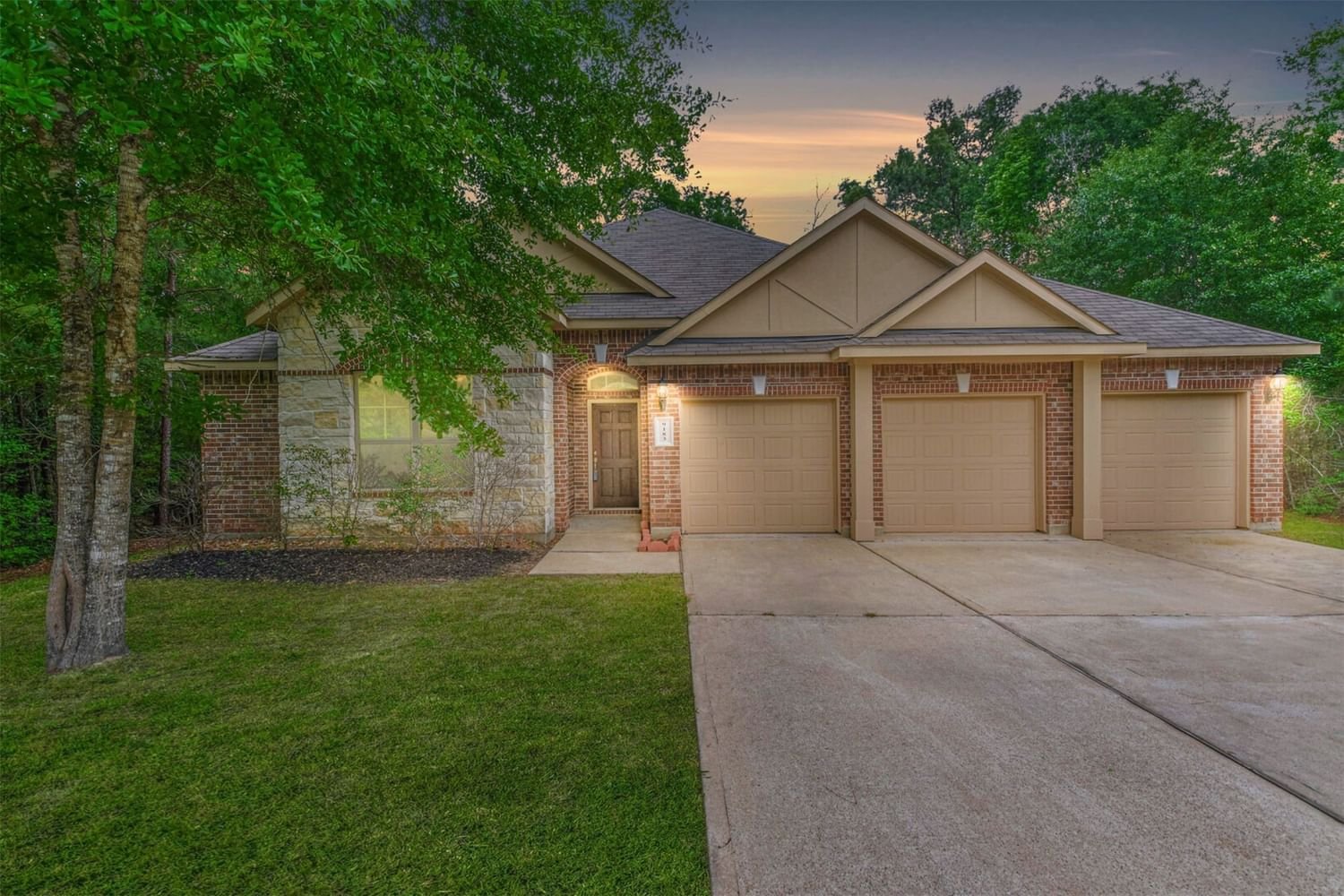 Real estate property located at 9183 Silver Back, Montgomery, Deer Trail Two, Conroe, TX, US