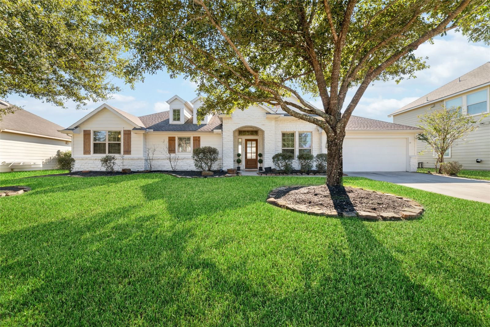 Real estate property located at 11411 Winding Hollow, Harris, Estates At Willow Creek, Tomball, TX, US