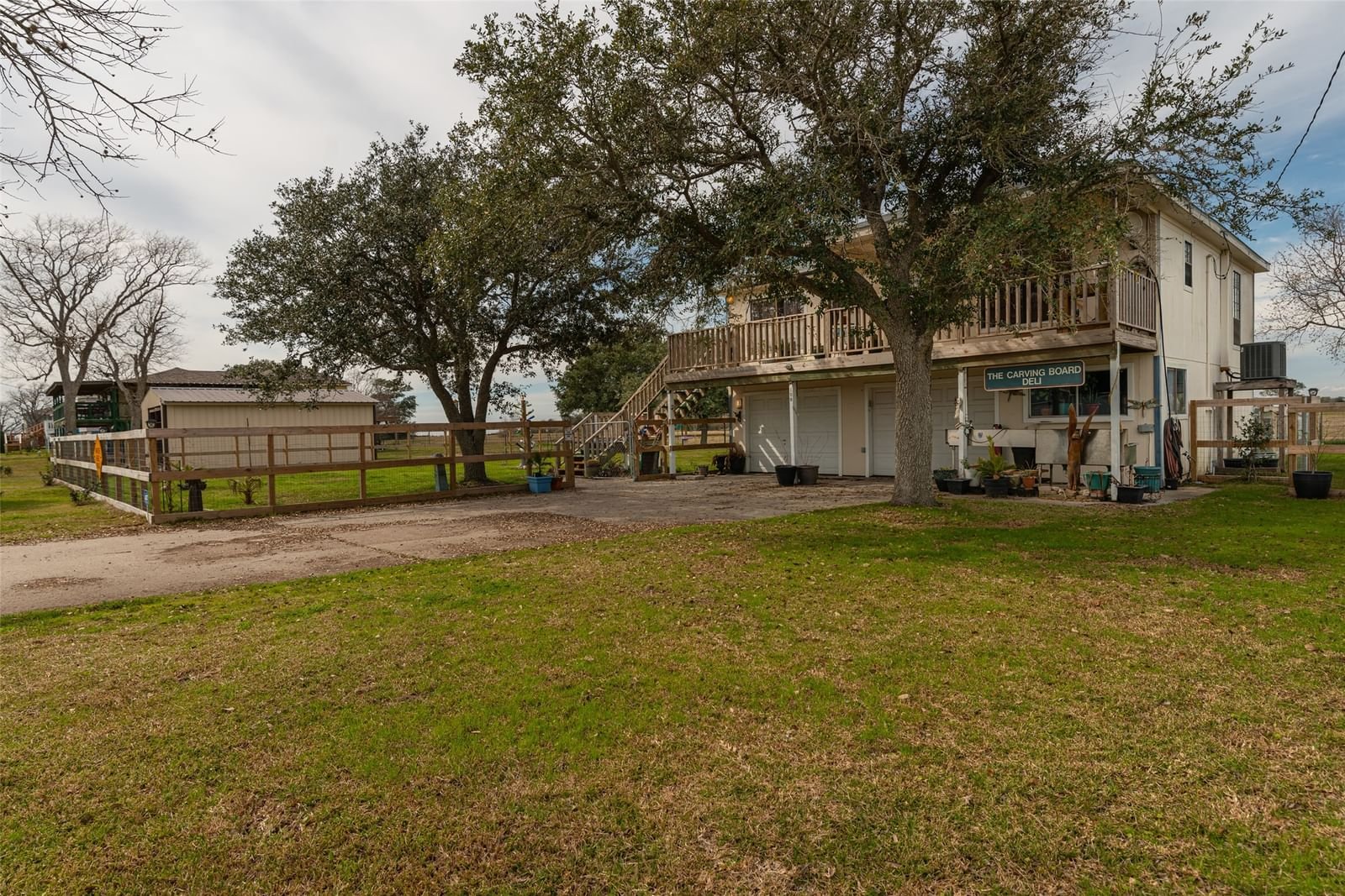 Real estate property located at 108 Linda, Chambers, Robbins Sub, Anahuac, TX, US