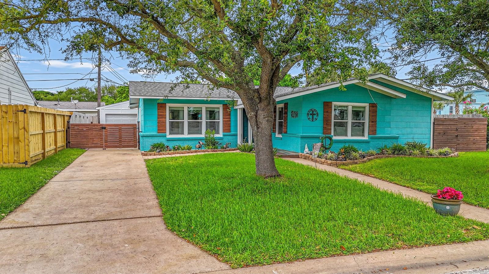 Real estate property located at 102 Tarpon, Galveston, Lindale Park, Galveston, TX, US