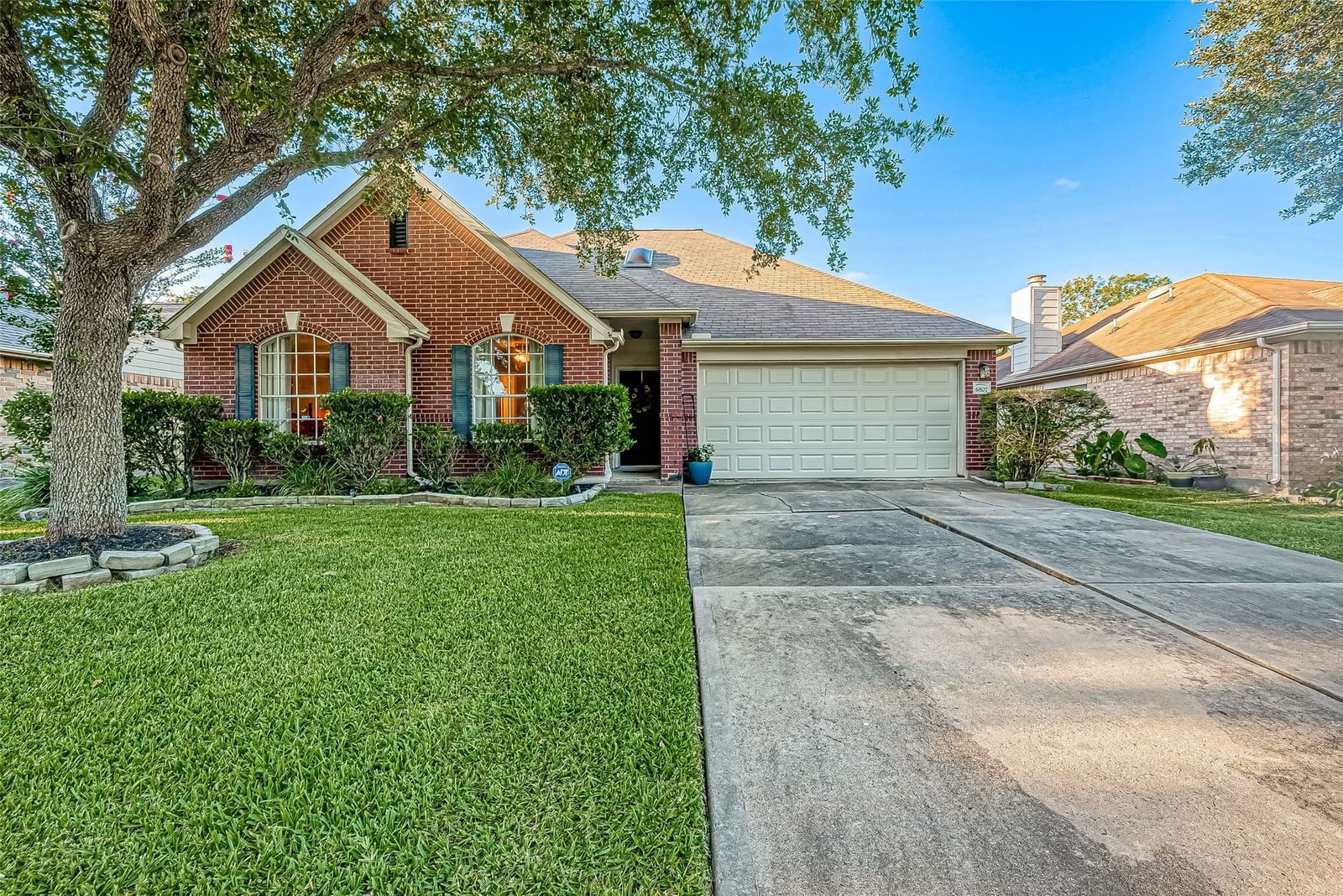 Real estate property located at 6807 River, Fort Bend, Tara Colony Sec 1, Richmond, TX, US