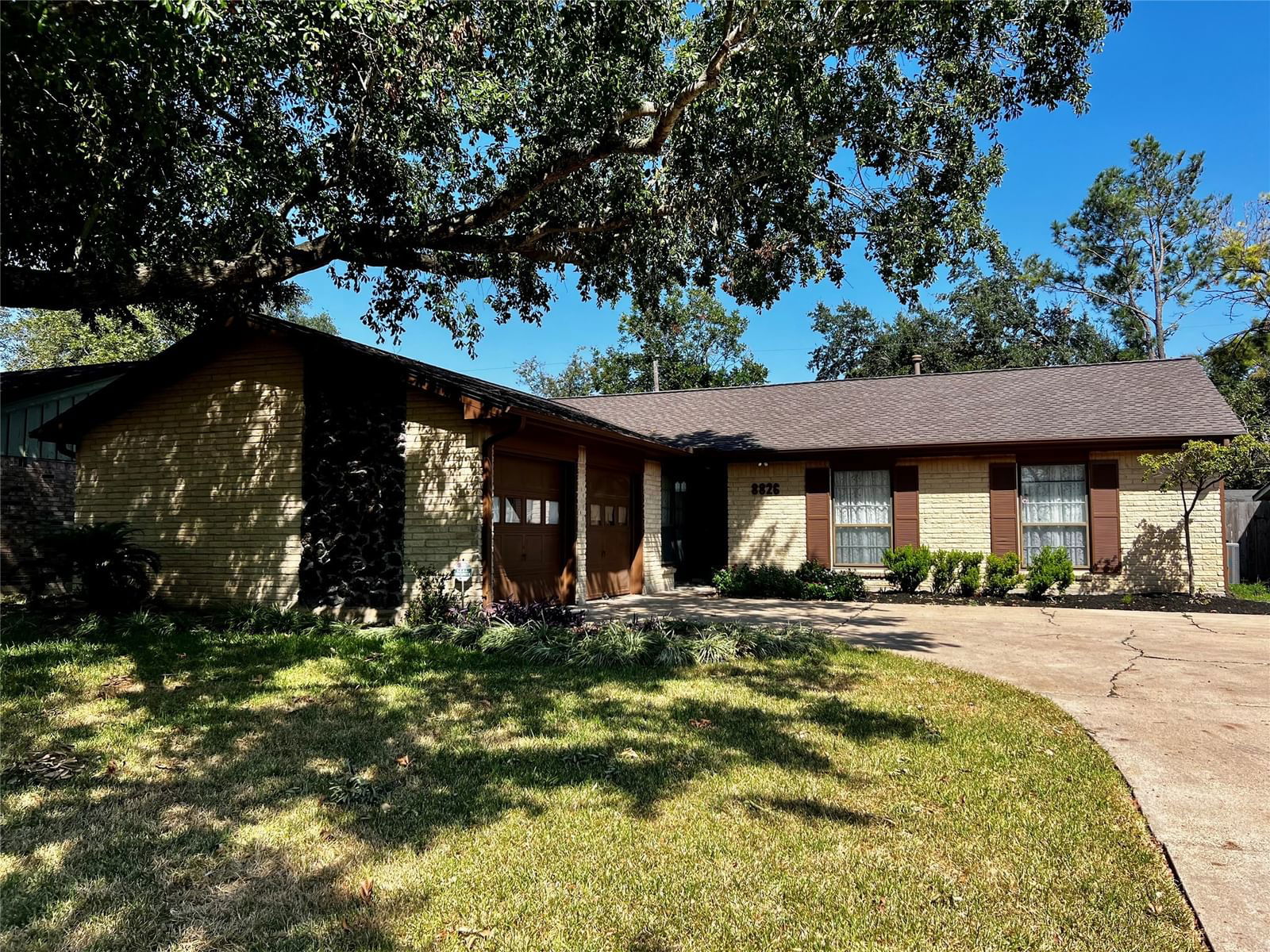 Real estate property located at 8826 Tanager, Harris, Sharpstown Country Club Terrac, Houston, TX, US