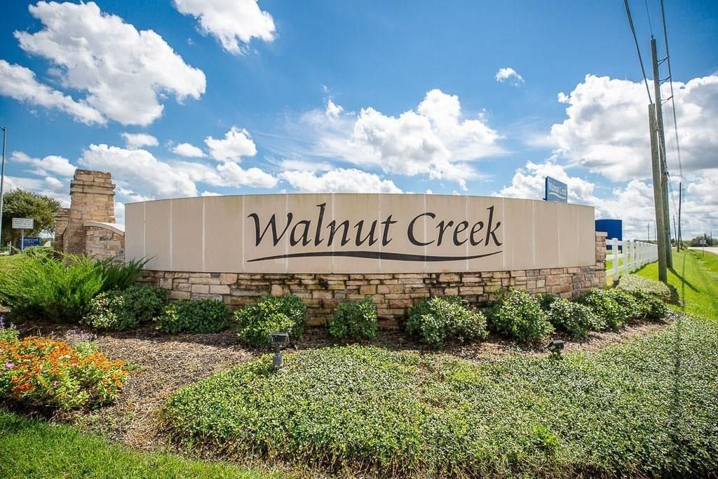 Real estate property located at 2235 Rustboro, Fort Bend, Walnut Creek At Stonecreek Estates Sec 1, Rosenberg, TX, US