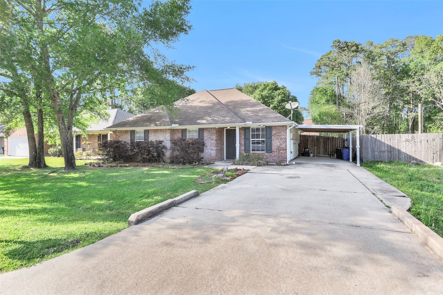 Real estate property located at 720 Springwood, Montgomery, Lake Chateau Woods, Conroe, TX, US